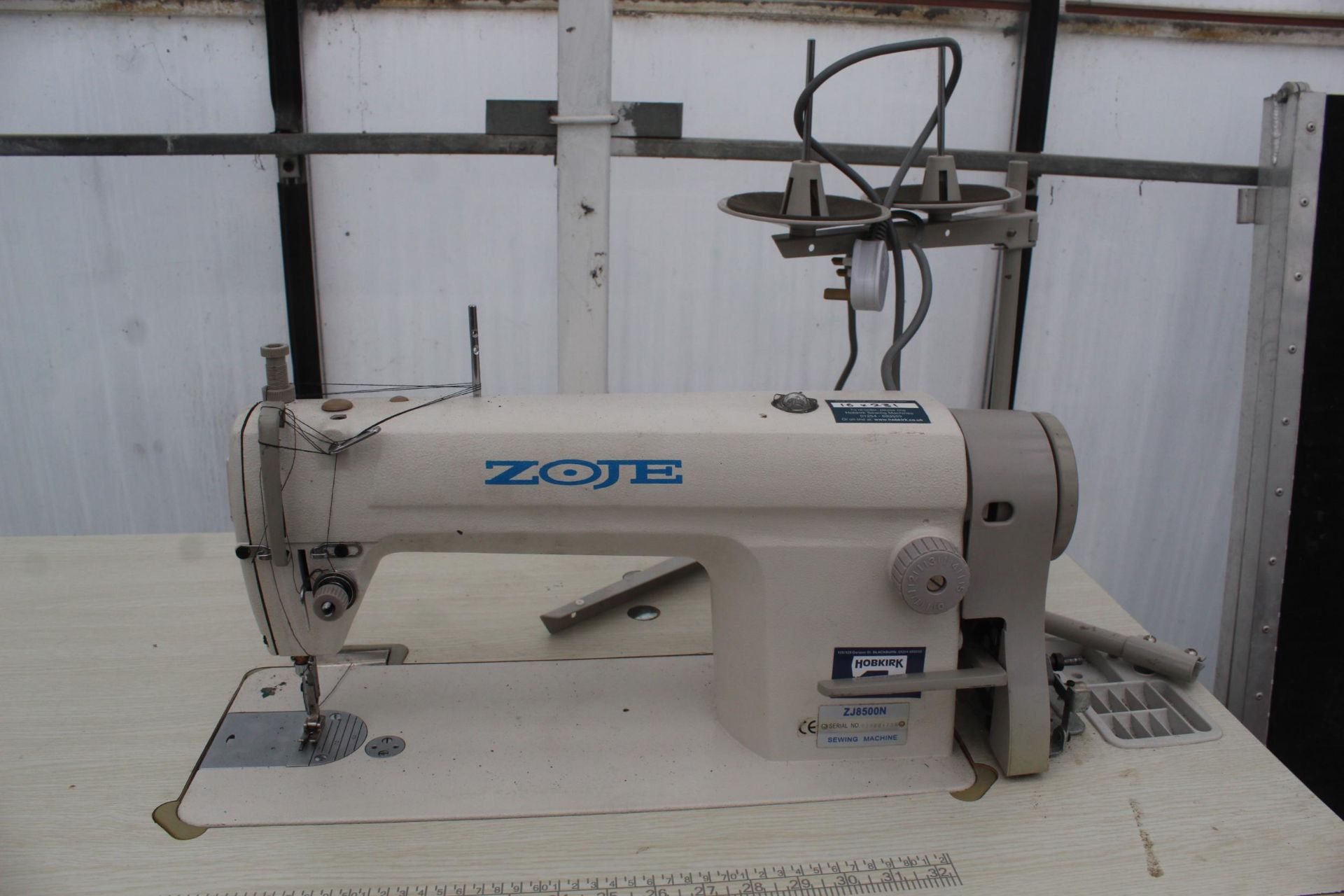 20JE SEWING MACHINE NO VAT - Image 3 of 4