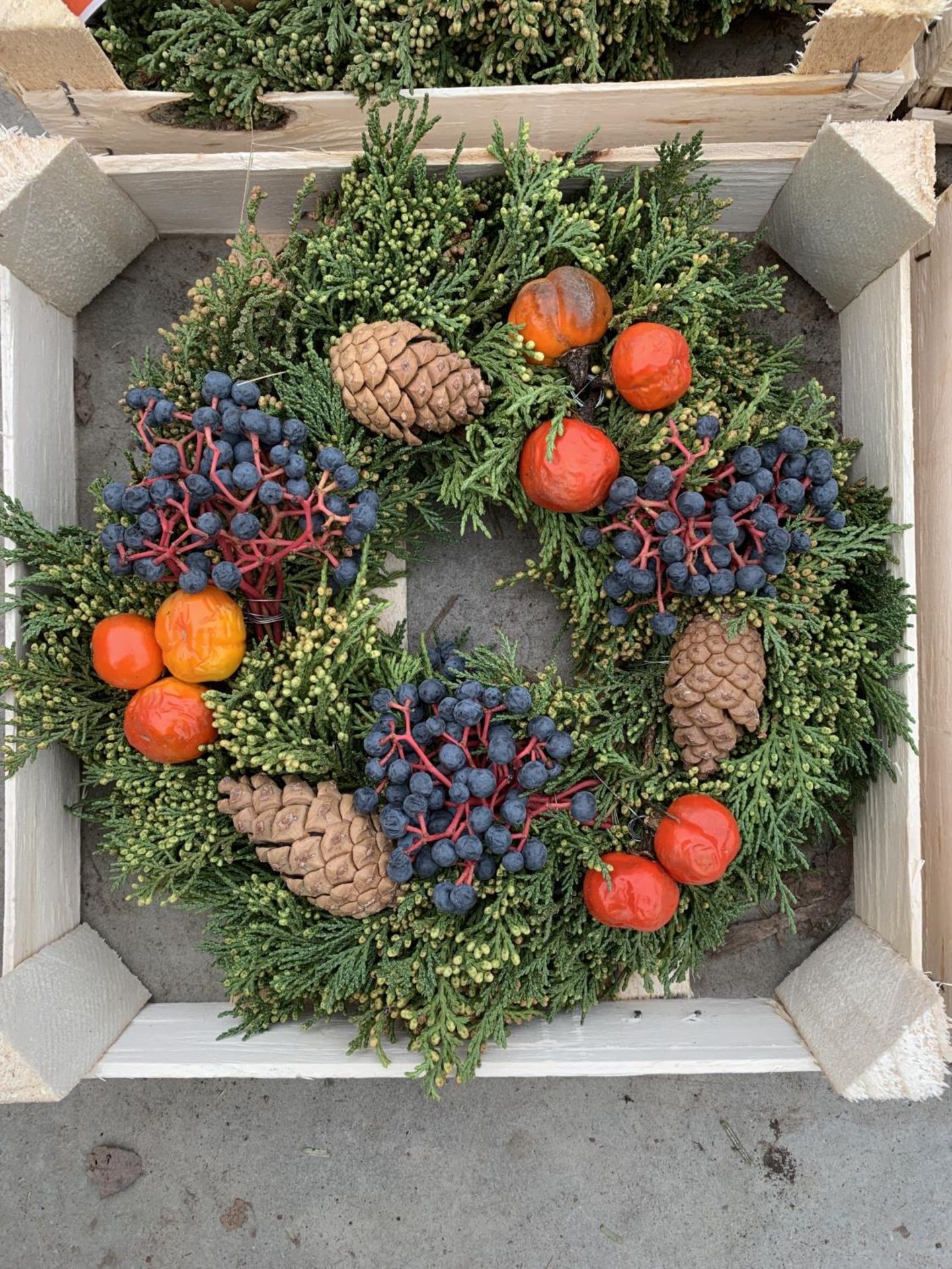 SIX WINTER WREATHS IN A PRESENTATION CRATE + VAT TO BE SOLD FOR THE SIX - Image 3 of 14