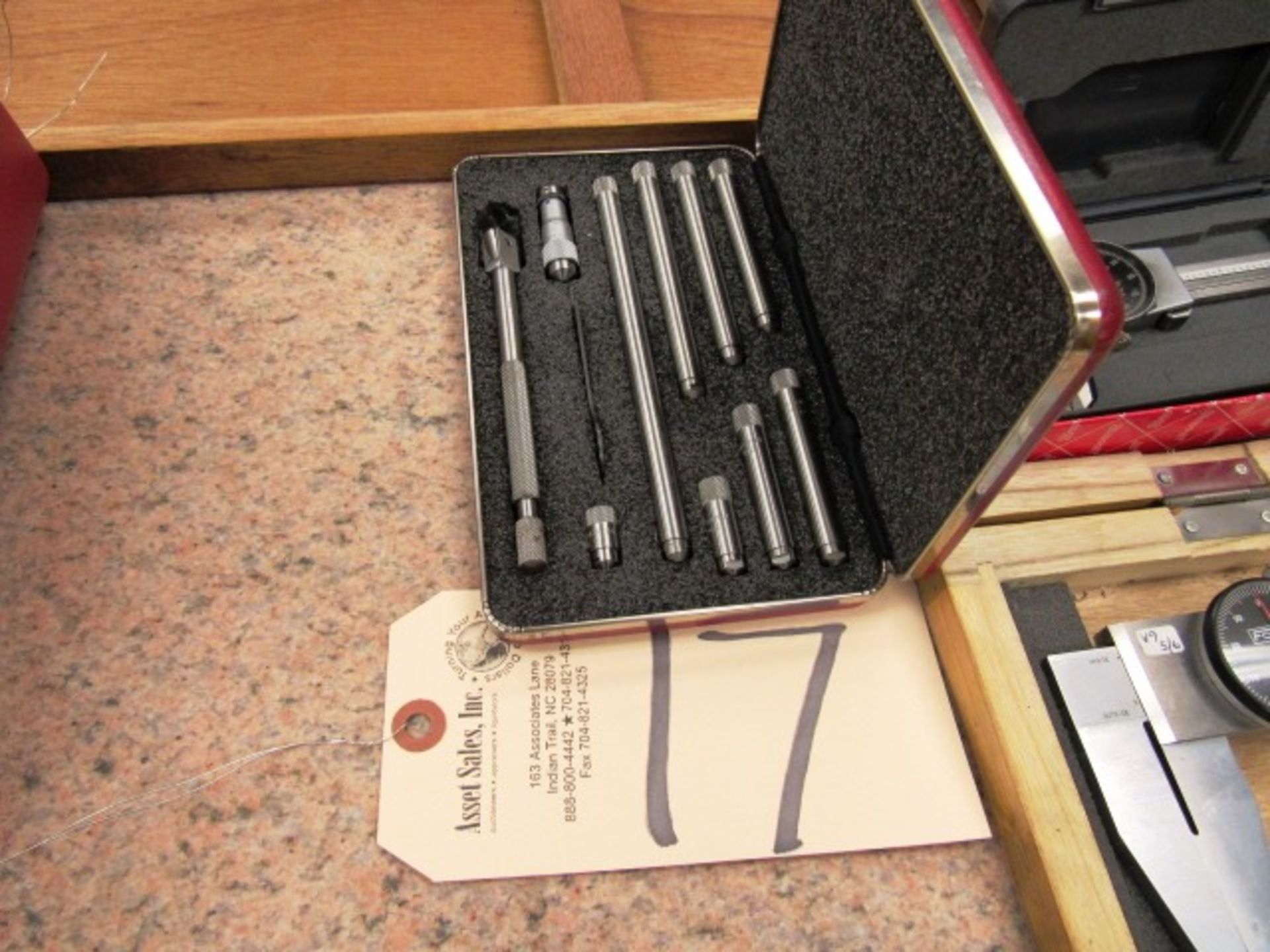 Starrett 823B Inside Micrometer Set