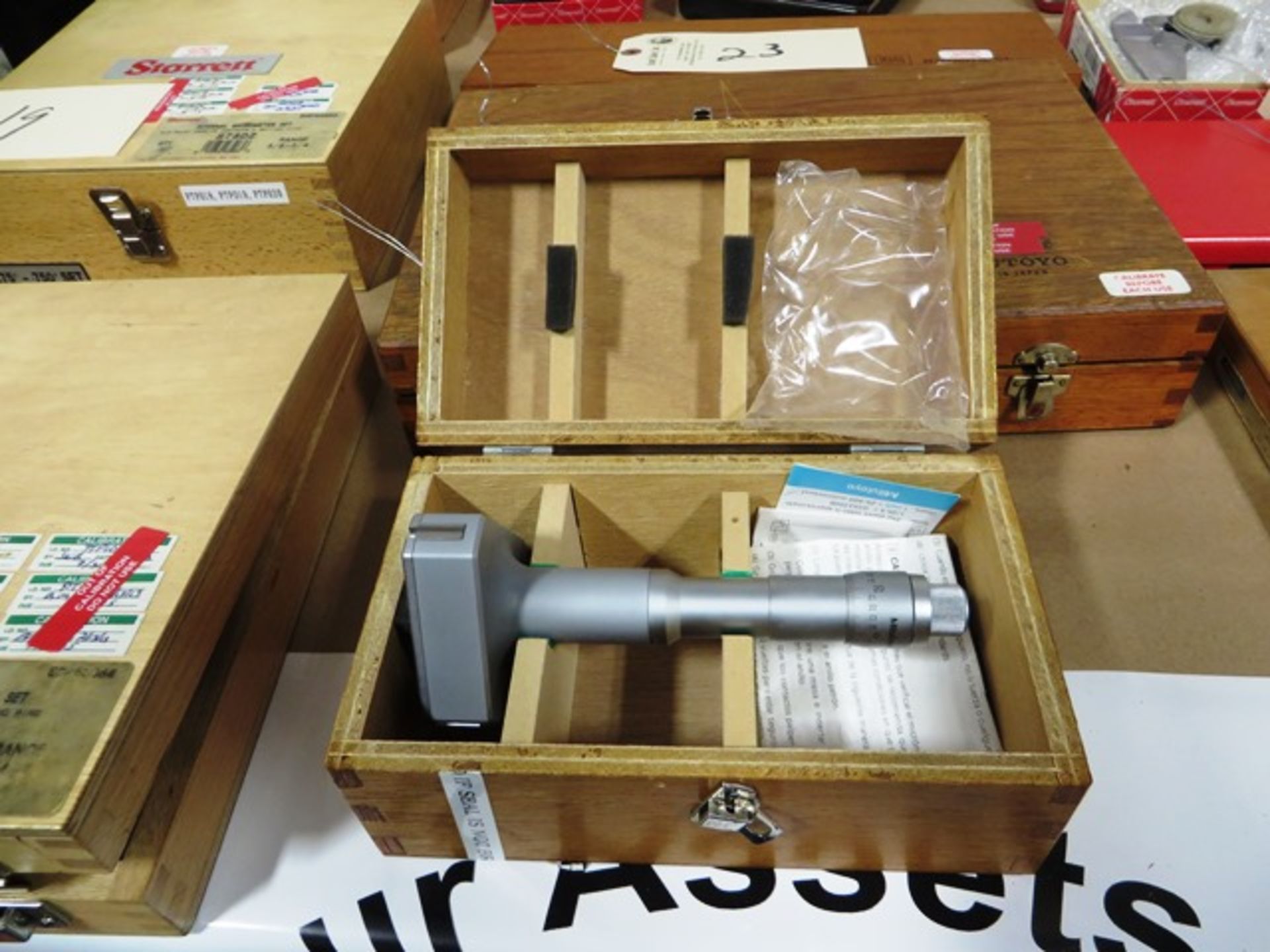 Mitutoyo Series 368 Holtest Micrometer
