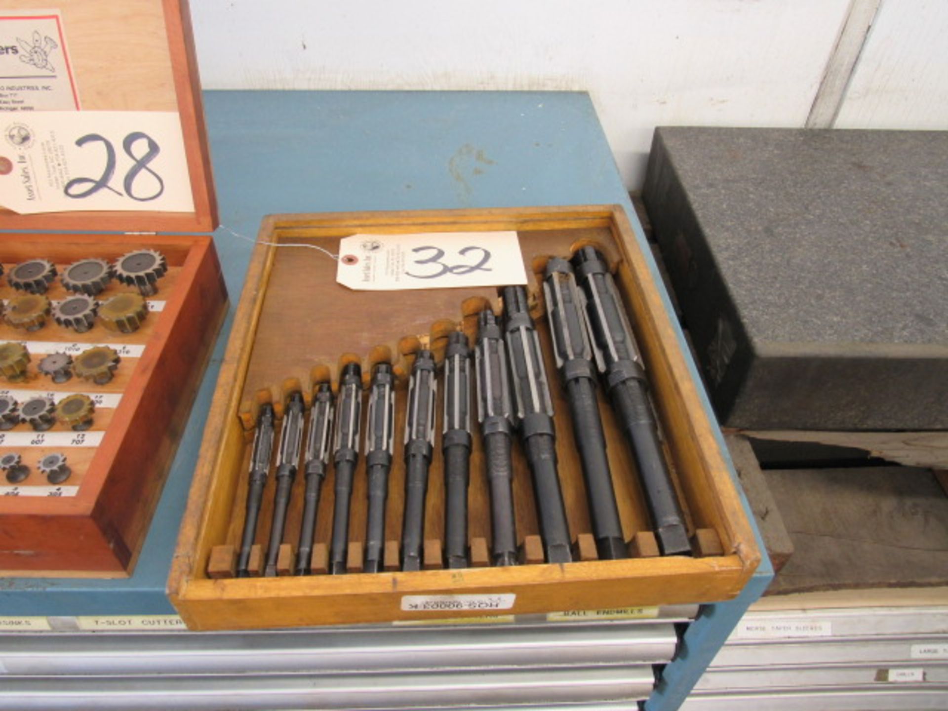Set of Expandable Reamers