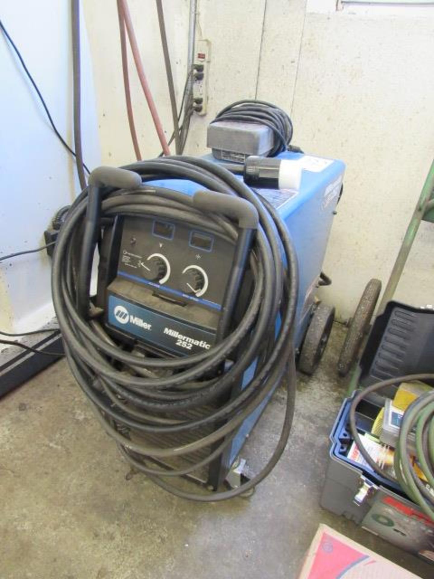 Miller Millermatic 252 Portable Welder