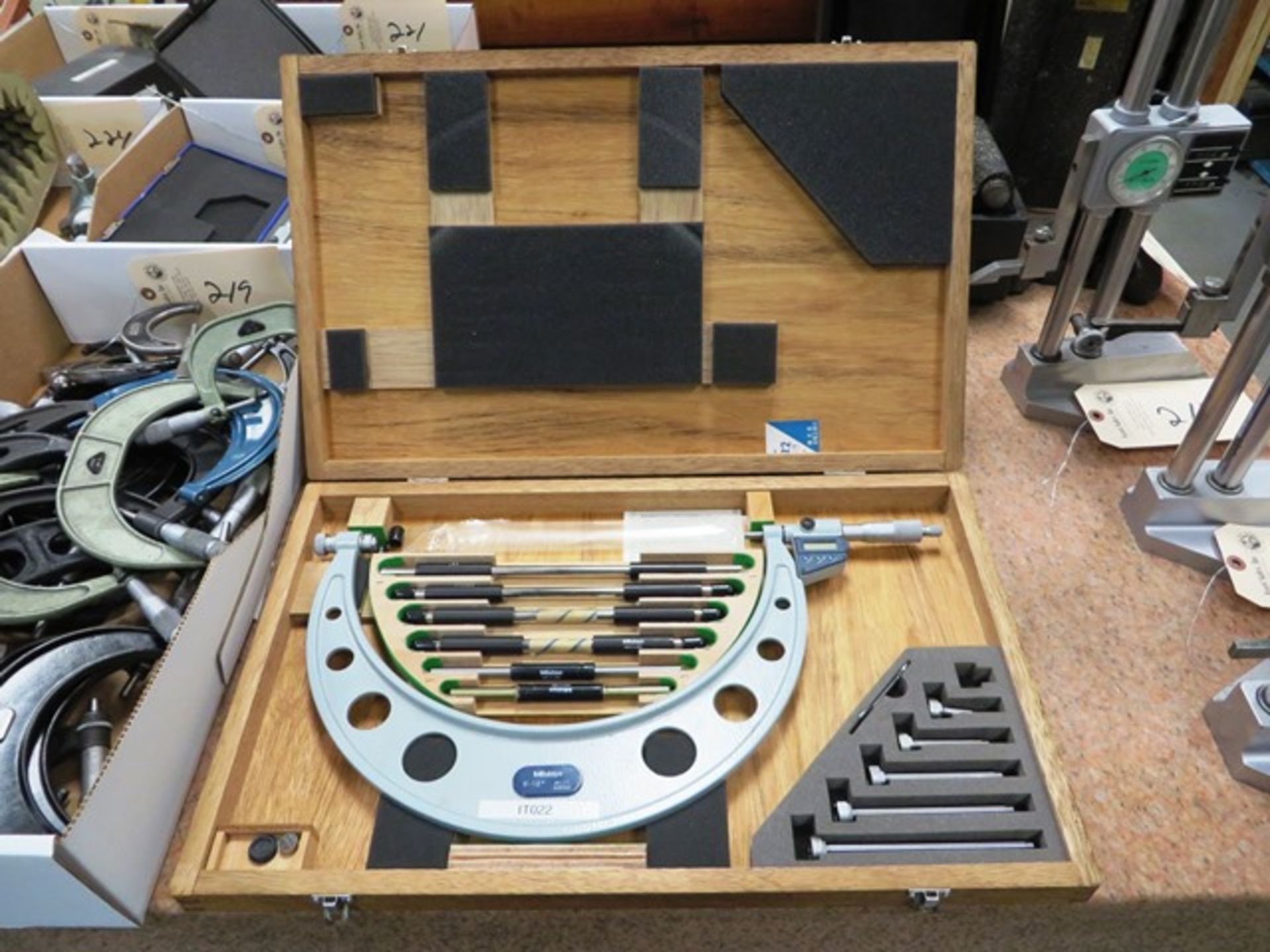 Mitutoyo 6'' - 12'' Standard Micrometer Set