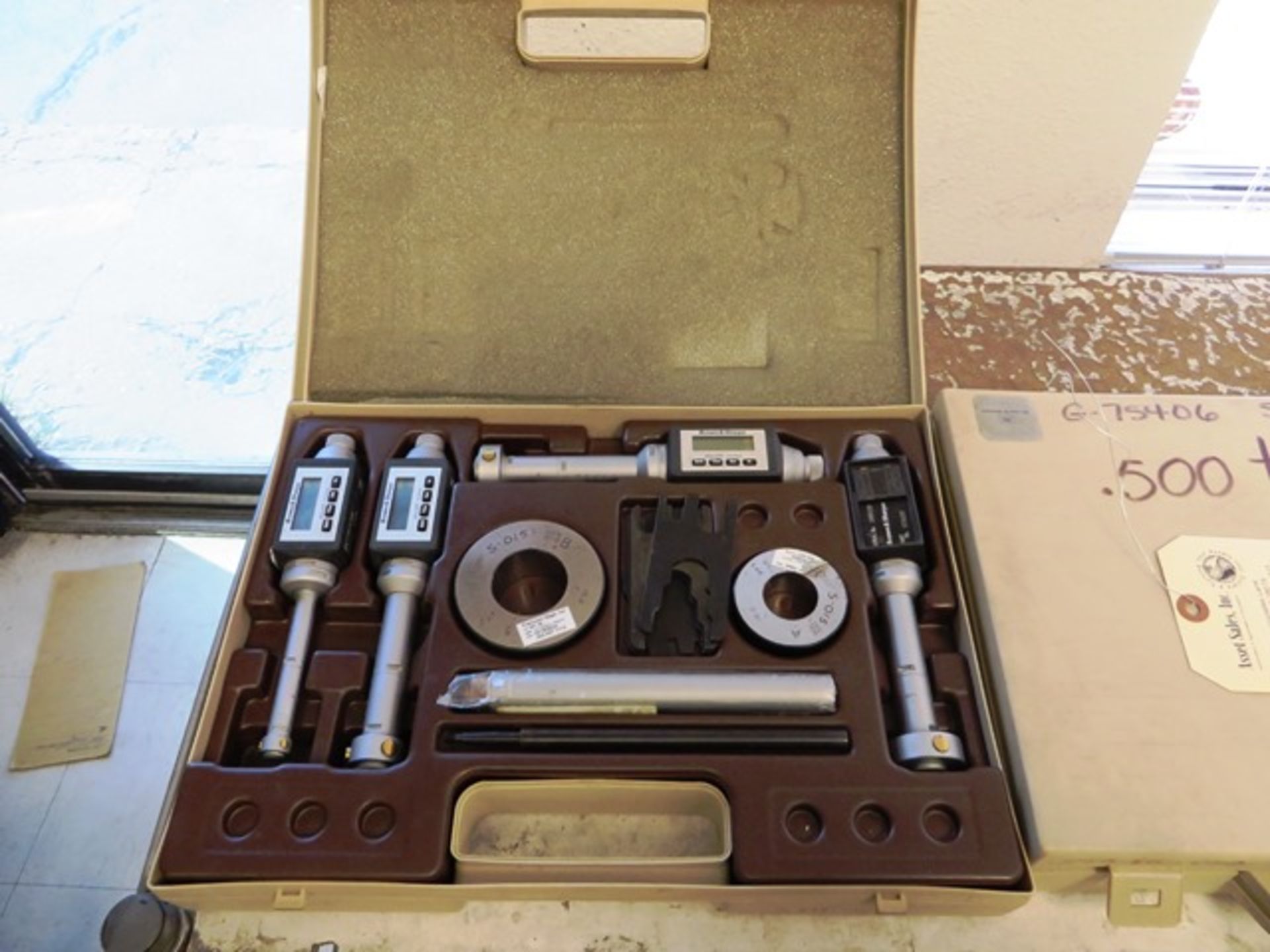 Brown & Sharpe .800 - 1.600 Digital Intra Micrometer Set
