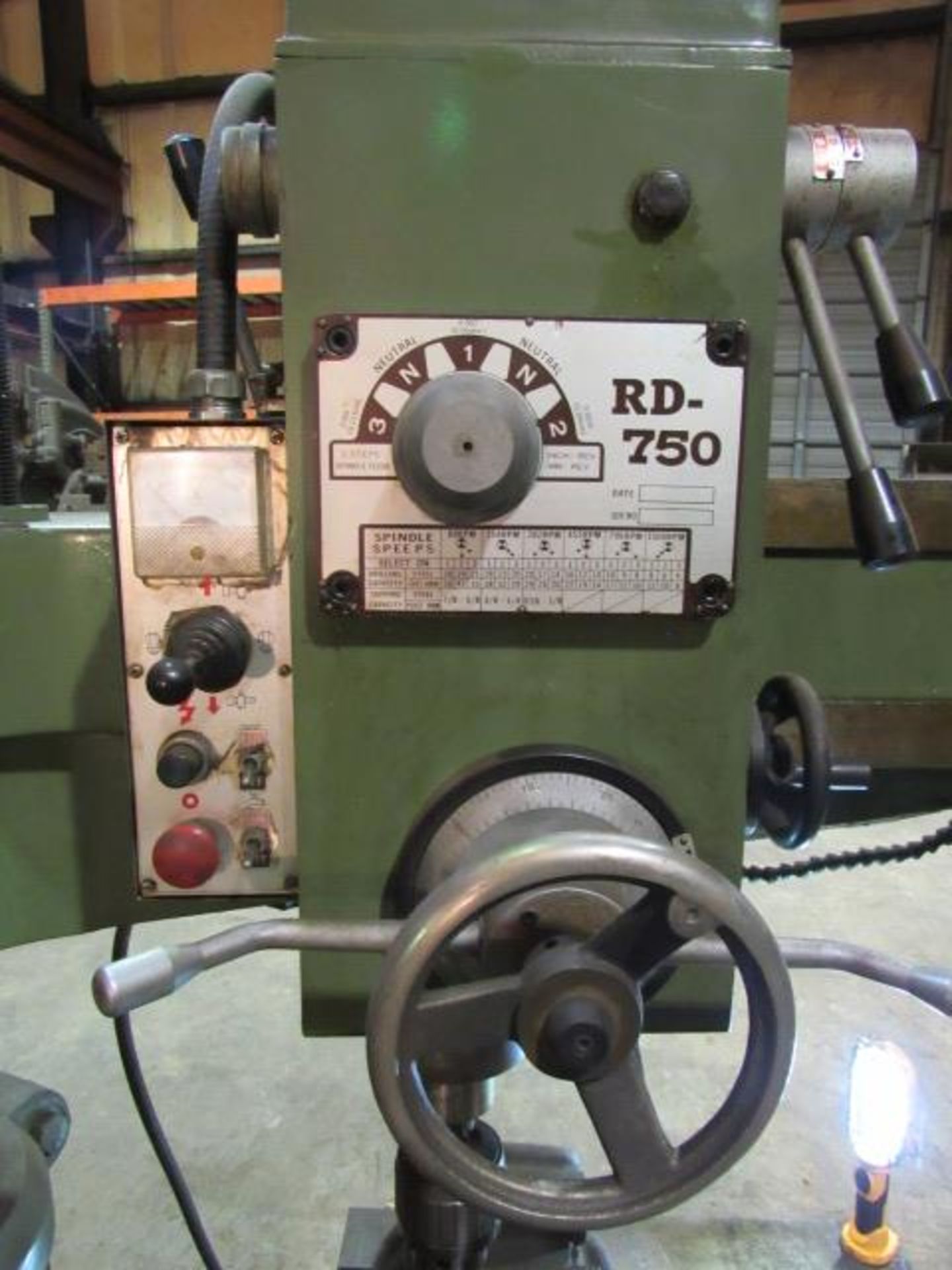Willis RD-750, 30'' Radial Arm Drill with 8'' Column, 1-1/2'' Drilling Capacity, T-Slotted Box - Image 6 of 8