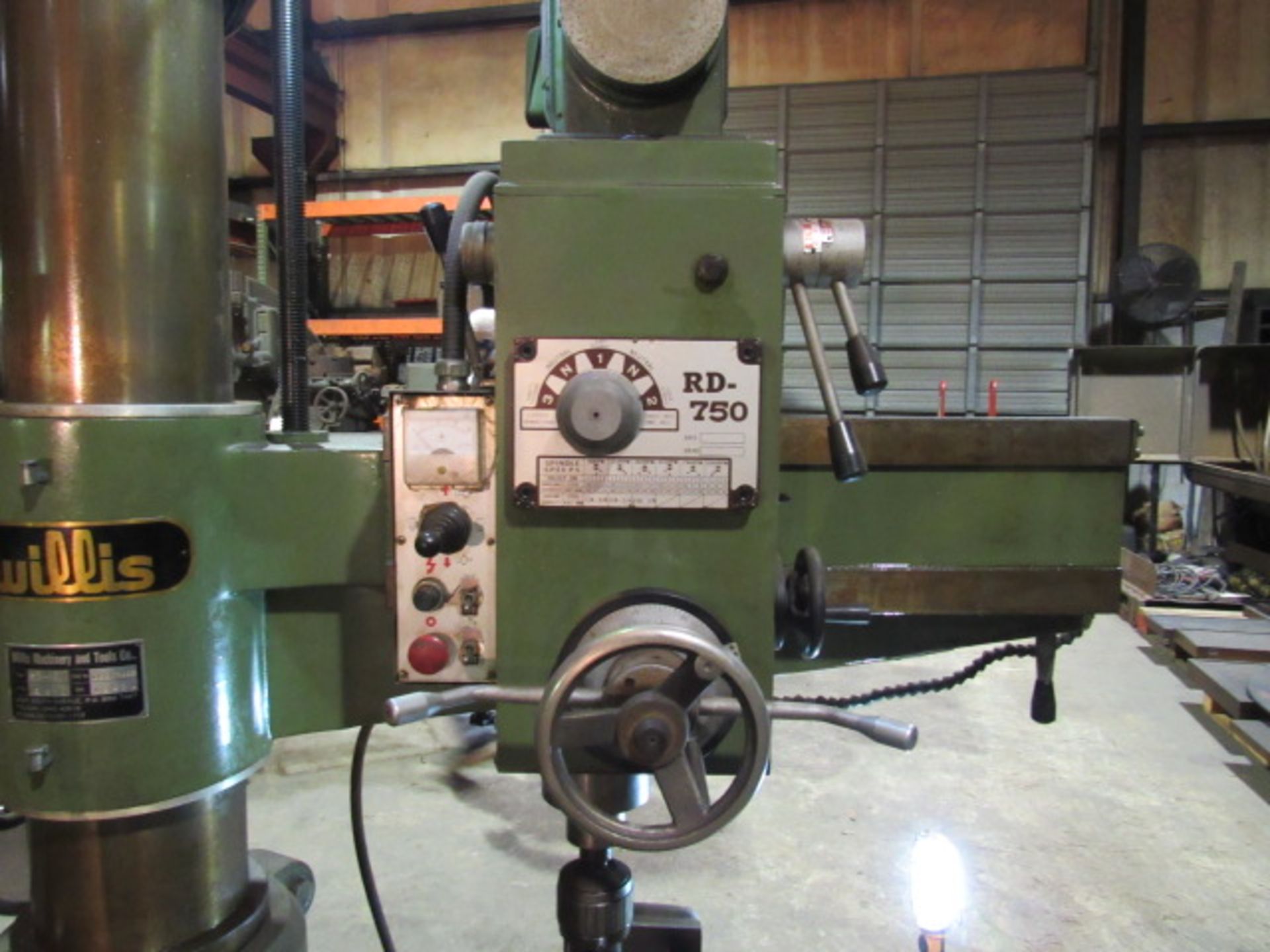 Willis RD-750, 30'' Radial Arm Drill with 8'' Column, 1-1/2'' Drilling Capacity, T-Slotted Box - Bild 2 aus 8