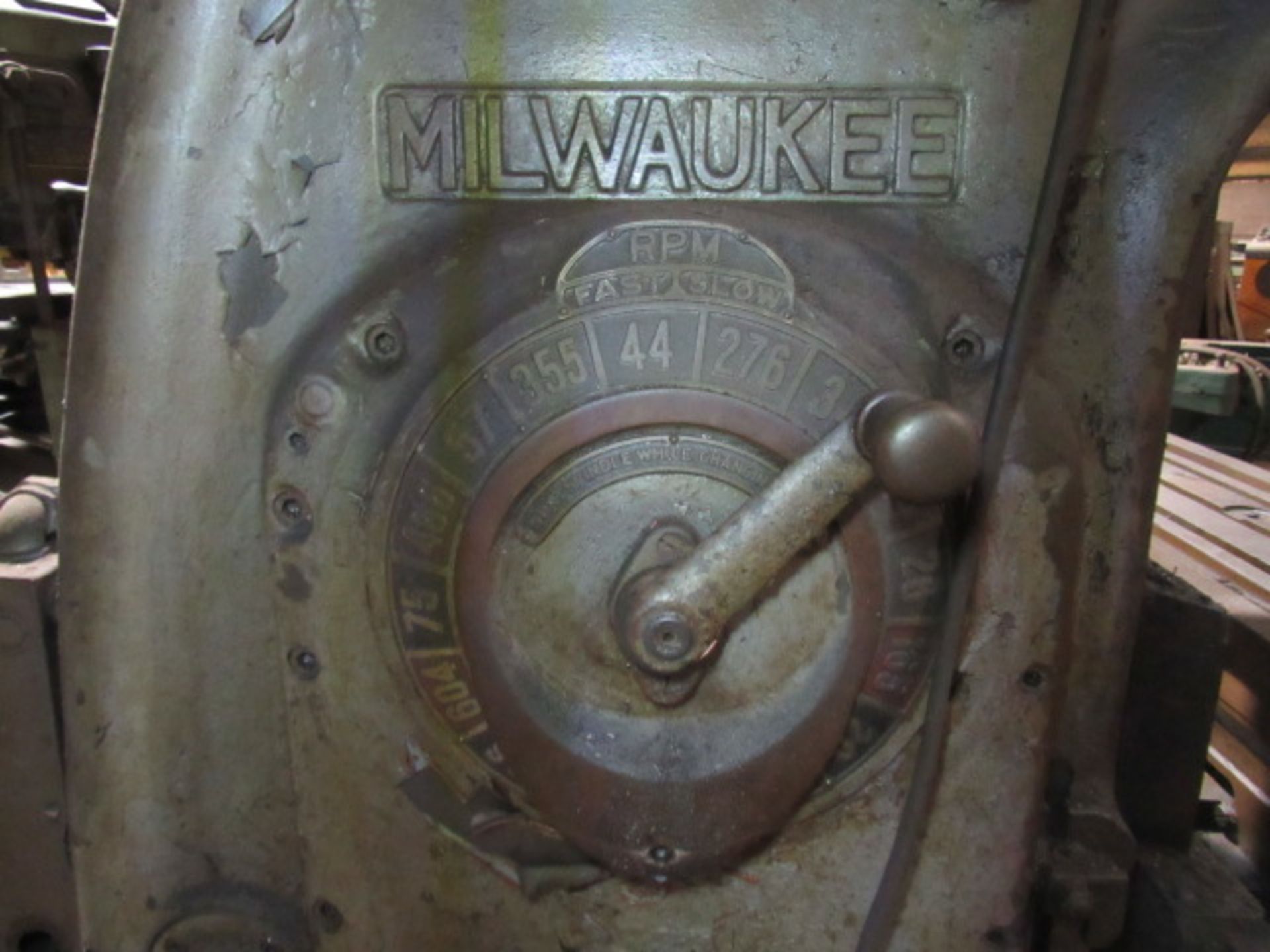 Milwaukee K&T H#3 50 Taper Vertical Mill with 604 RPM, Power Feeds, sn:28-4658 - Bild 6 aus 7