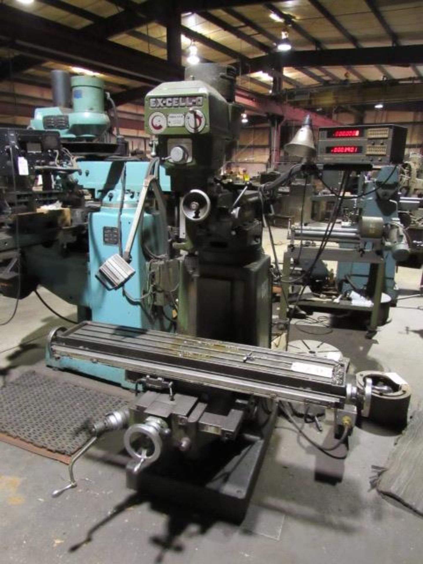 Ex-Cell-O Variable Speed Knee Mill with Power Feed Table. DRO, sn:6028222