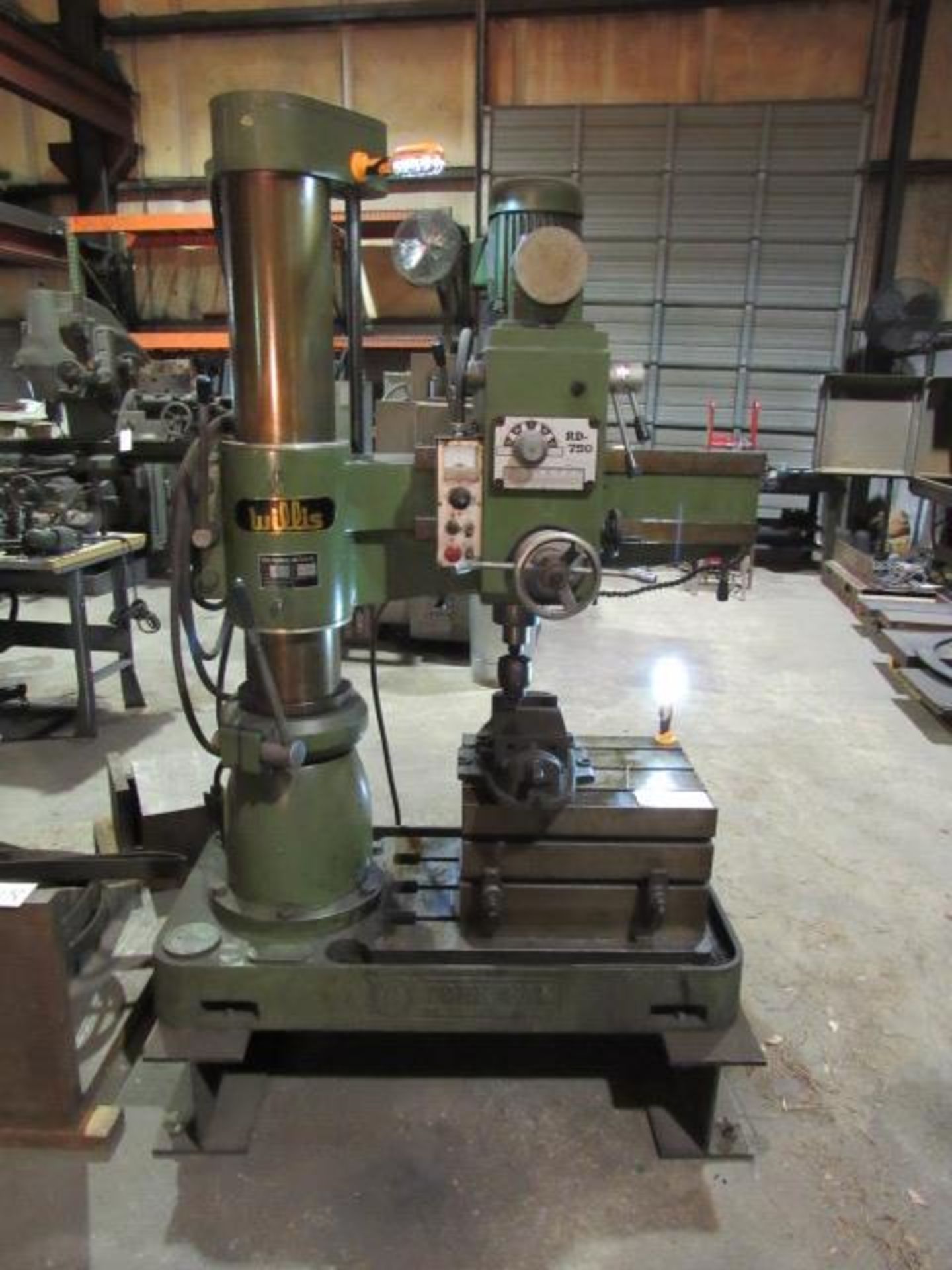 Willis RD-750, 30'' Radial Arm Drill with 8'' Column, 1-1/2'' Drilling Capacity, T-Slotted Box