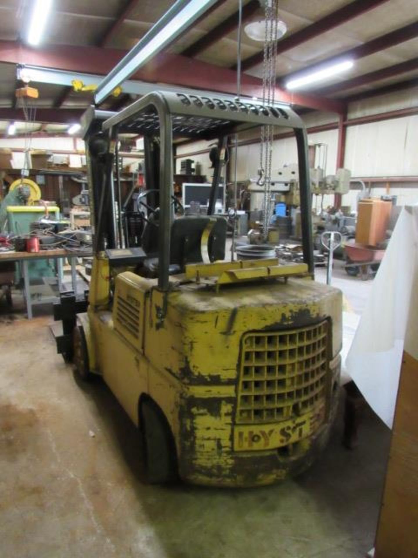 Hyster 80 8,000lb Capacity Propane Forklift with Lights, 3-Stage Mast, 6019 Hours, (4) Hard Tires, - Bild 3 aus 4