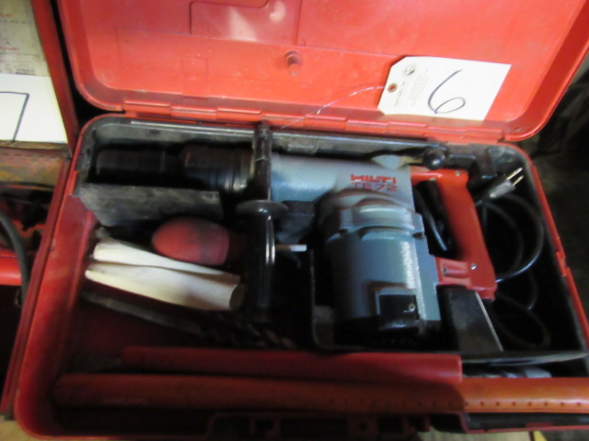 Hilti TE72 Concrete Drill with Drills