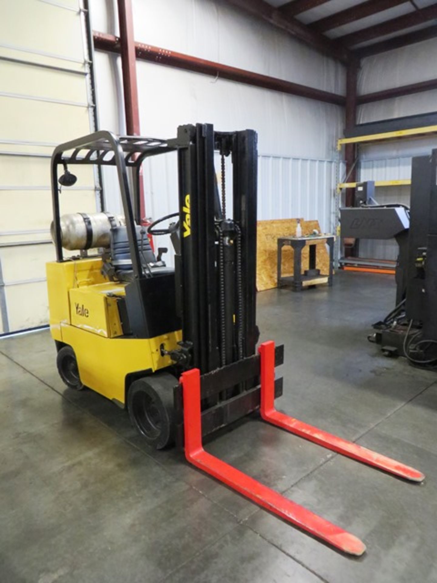 Yale GLC03AAUUAT077 3,300lb Capacity Propane Forklift