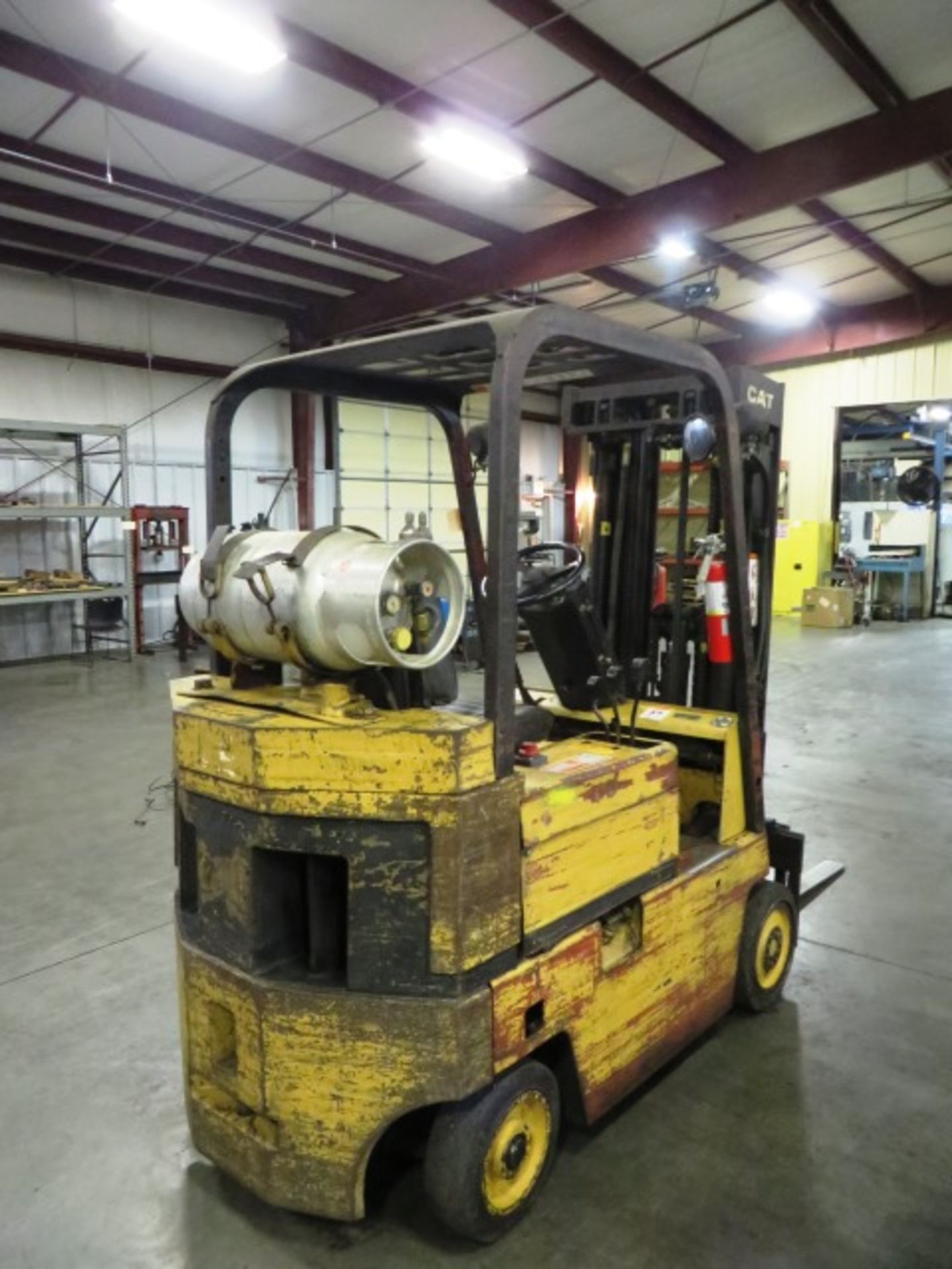 CAT Model T500 5,000lb Capacity Propane Forklift - Image 4 of 4