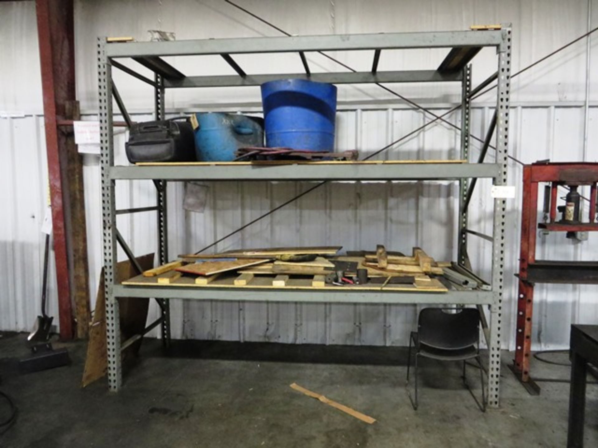 (1) Section of Pallet Racking (no contents)