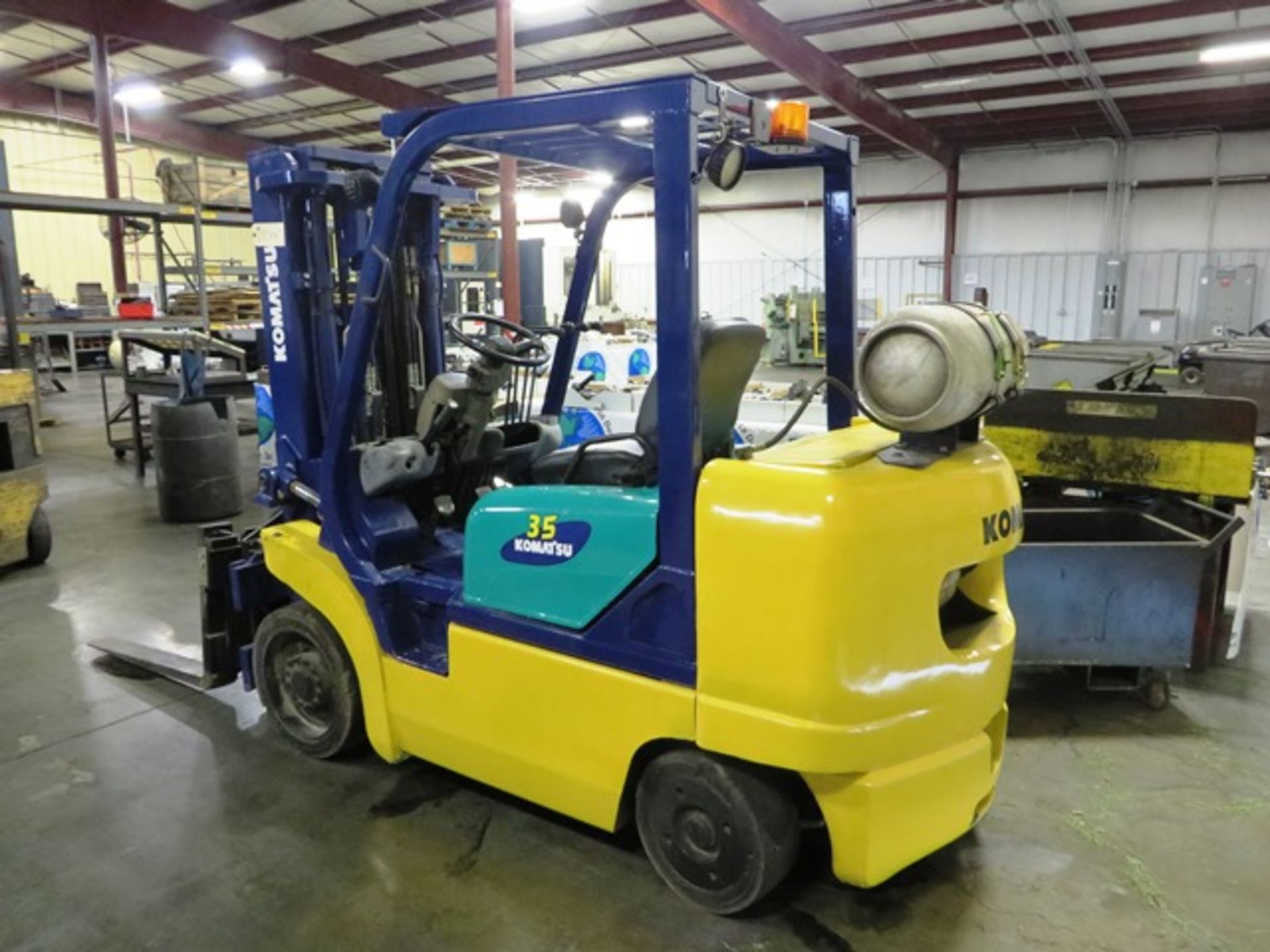 Komatsu Approx. 8,000 Propane Forklift - Image 2 of 3