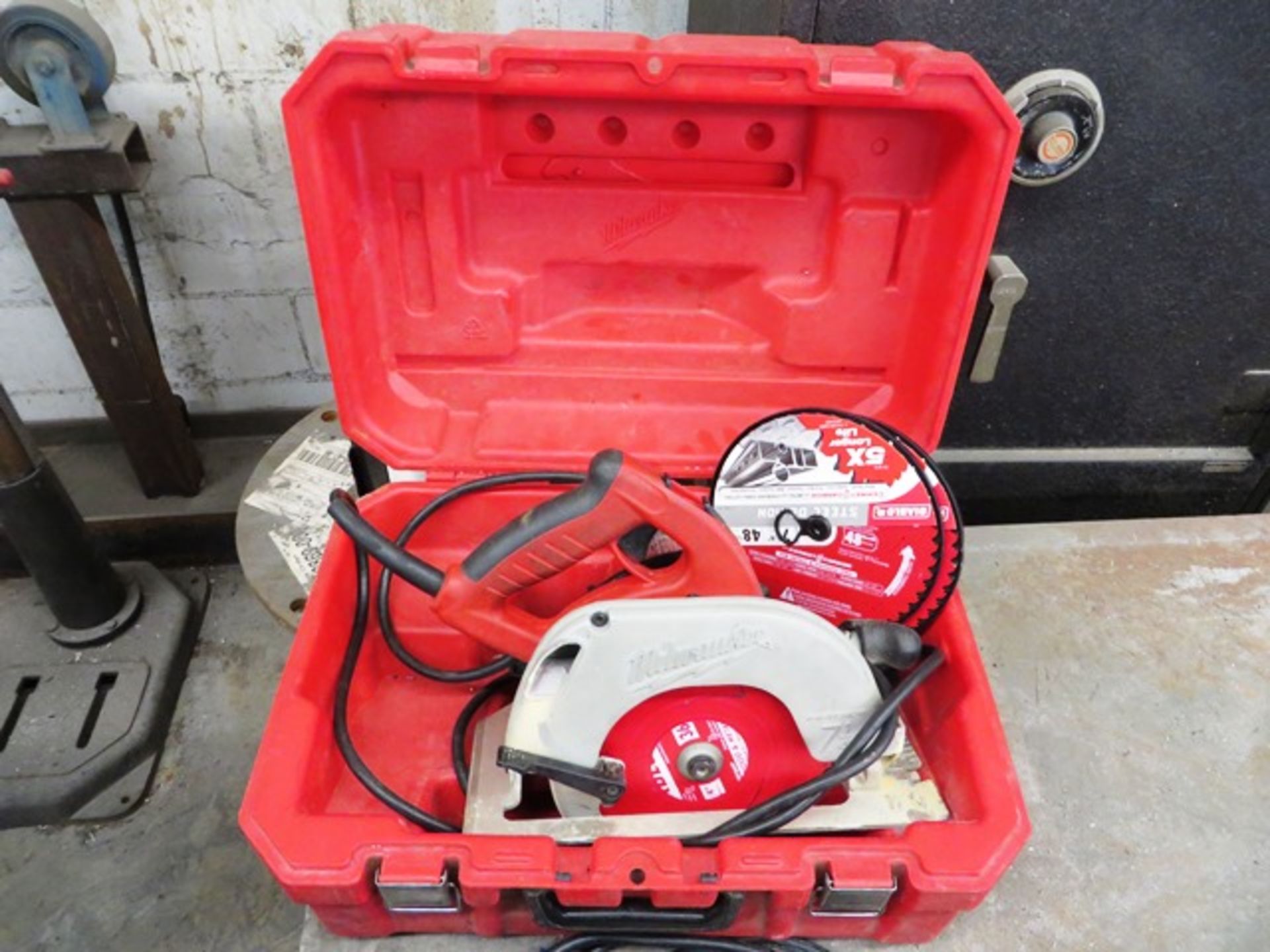 Milwaukee 7-1/4'' Circular Saw