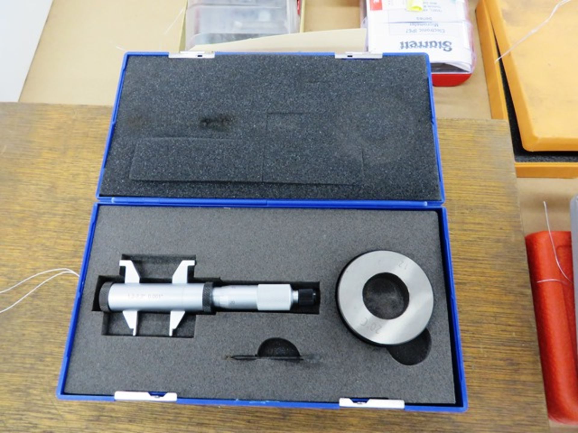 Fowler 0.2'' - 2.2'' 0.001'' Inside Micrometer