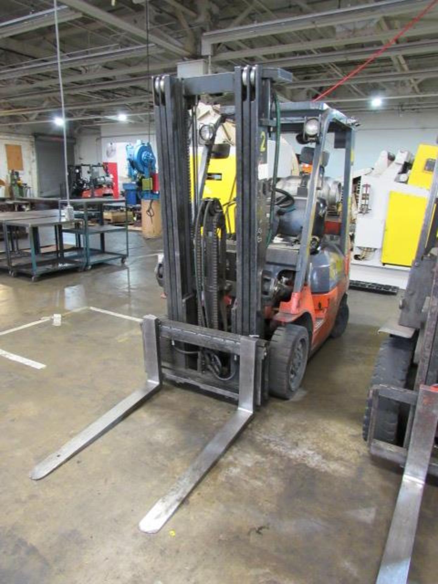 Toyota 7FGCU25 5,000lb. Capacity LP Forklift - Image 3 of 7