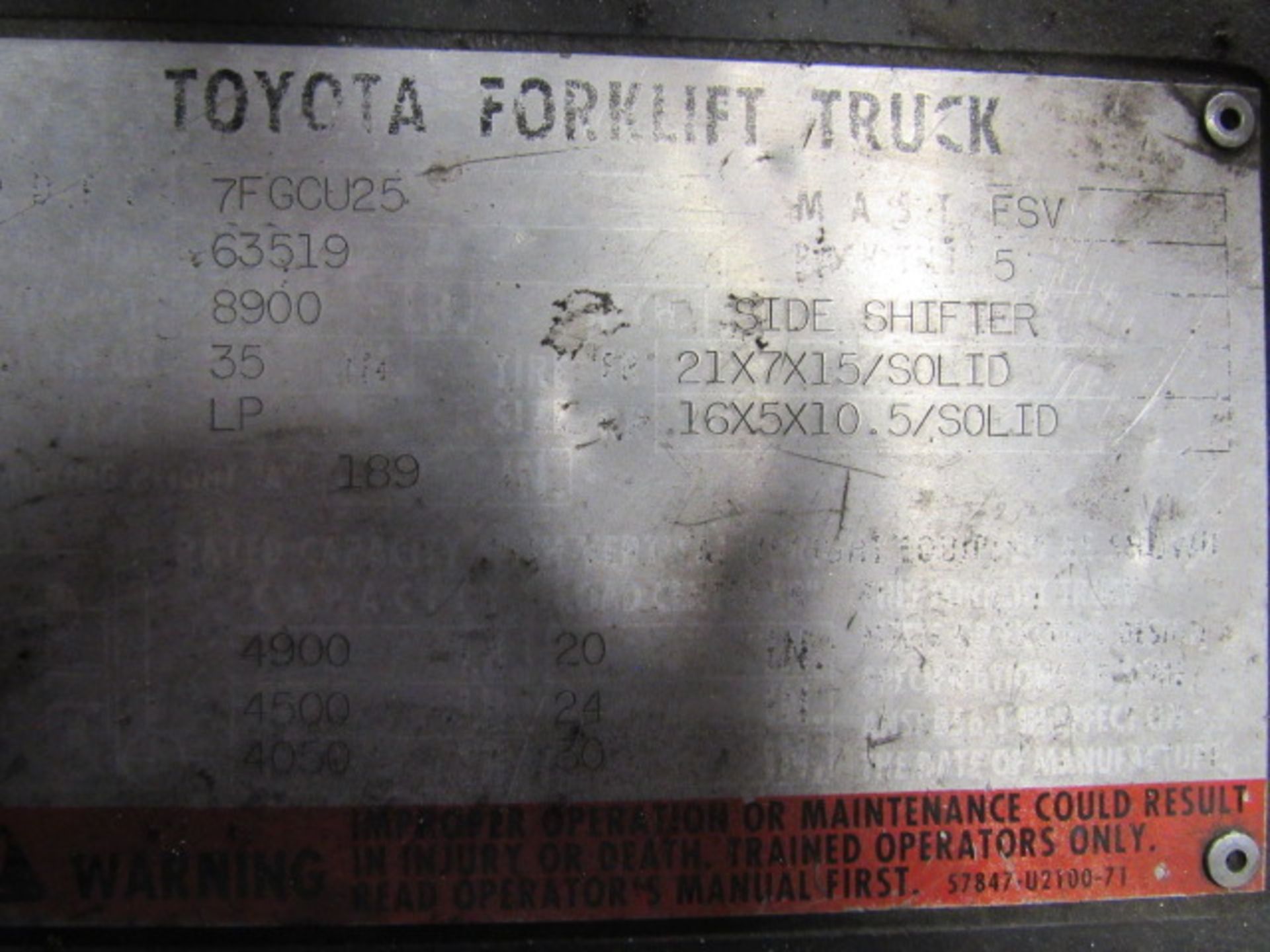 Toyota 7FGCU25 5,000lb. Capacity LP Forklift - Image 7 of 7