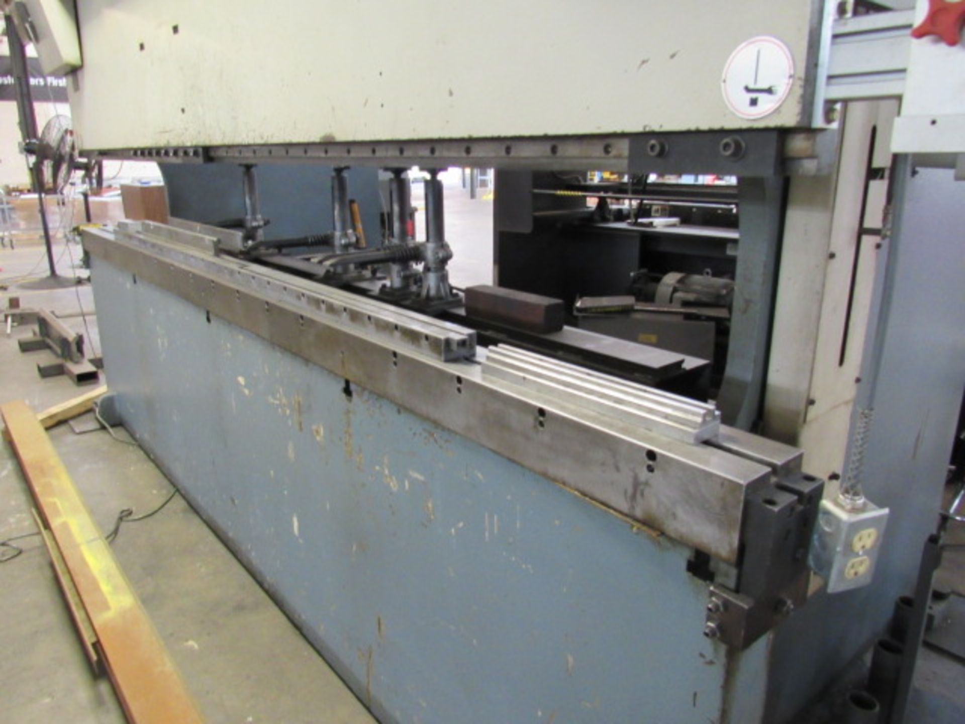 Haco SRM-200-12 200-Ton x 12' CNC Press Brake - Bild 5 aus 12