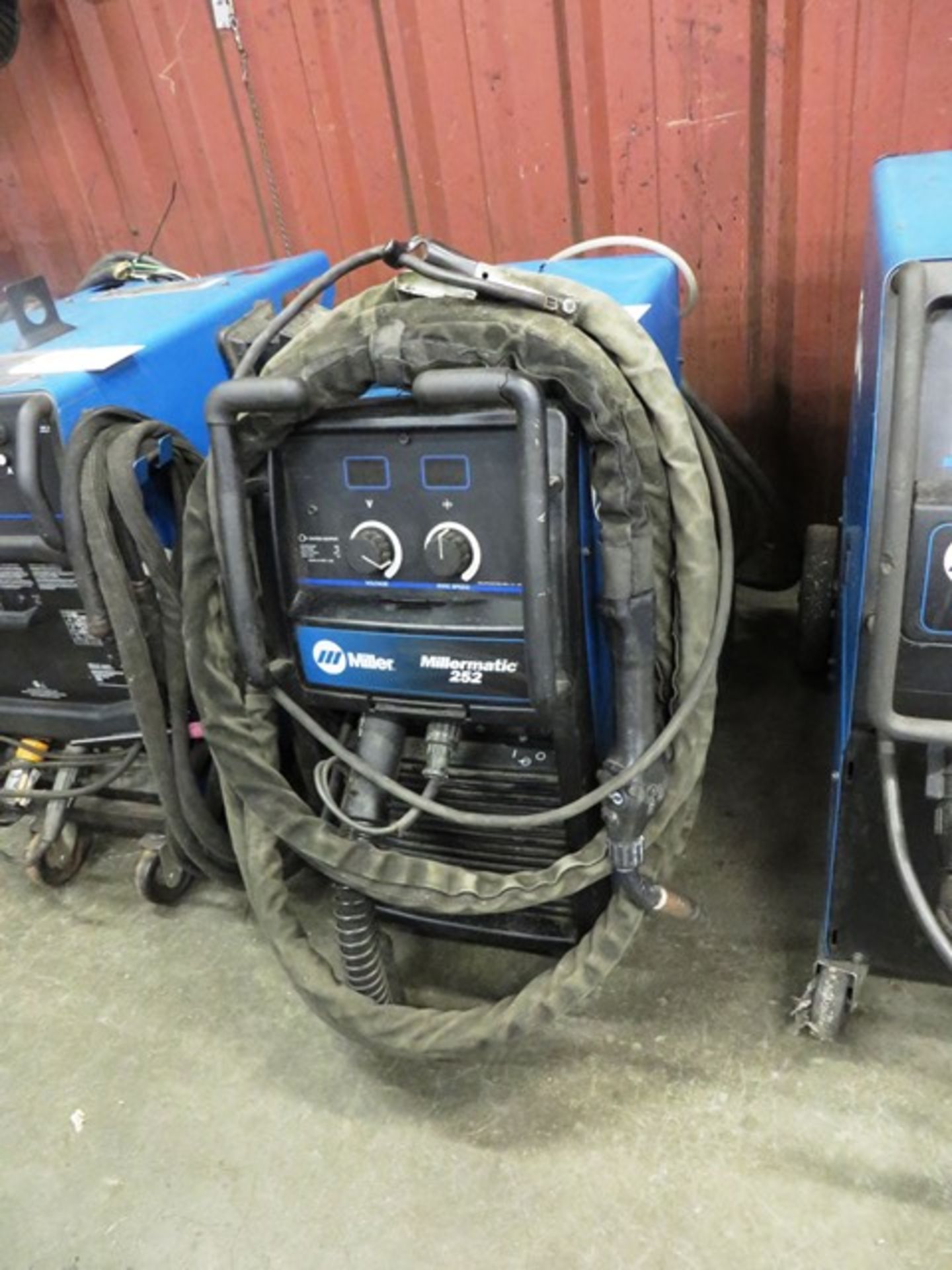 Miller Millermatic 252 Portable Mig Welder, sn:MG150257N