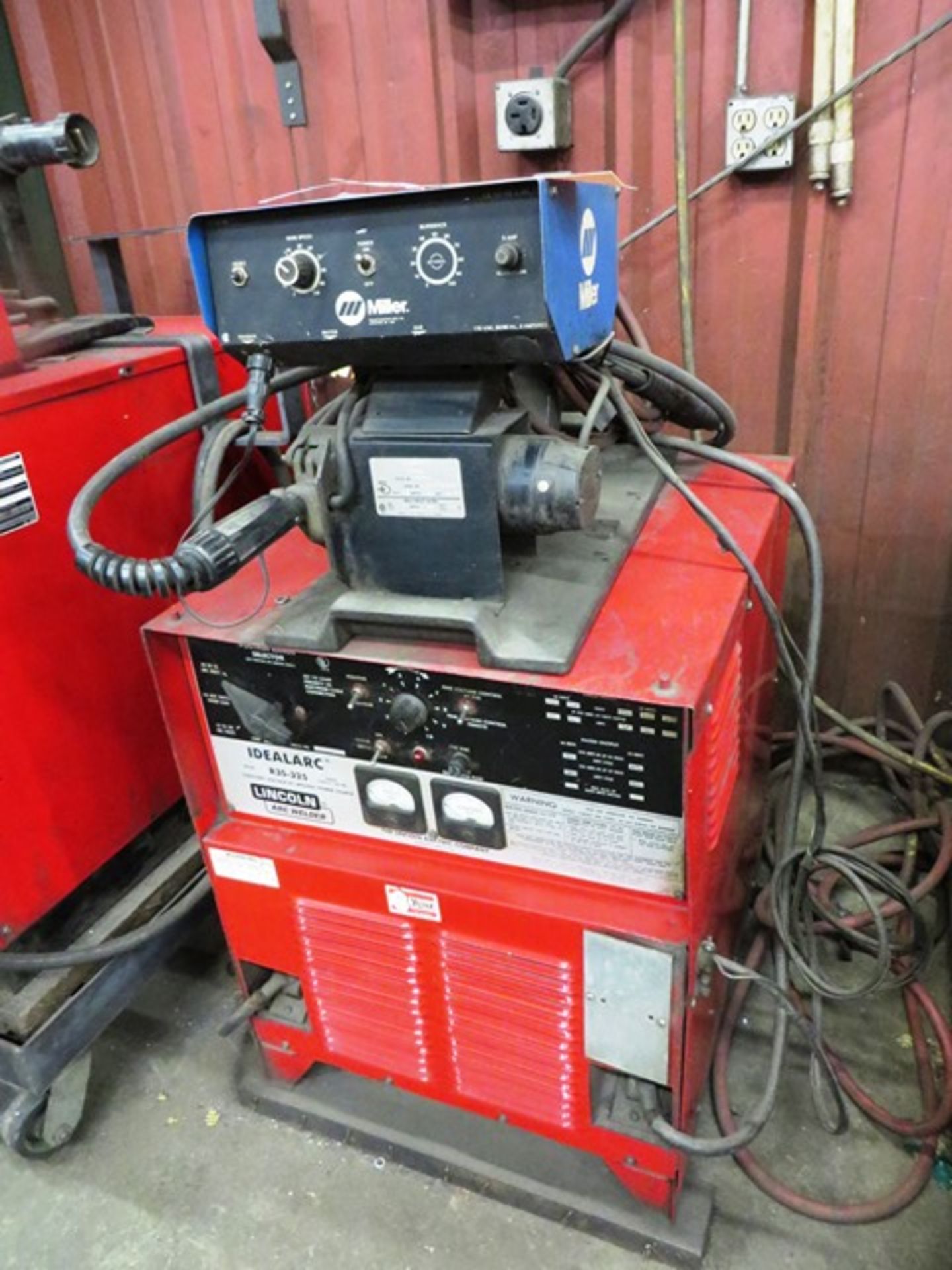 Lincoln Idealarc R35-325 Arc Welder with Miller Millermatic S-52E Wire Feeder, sn:AC681427