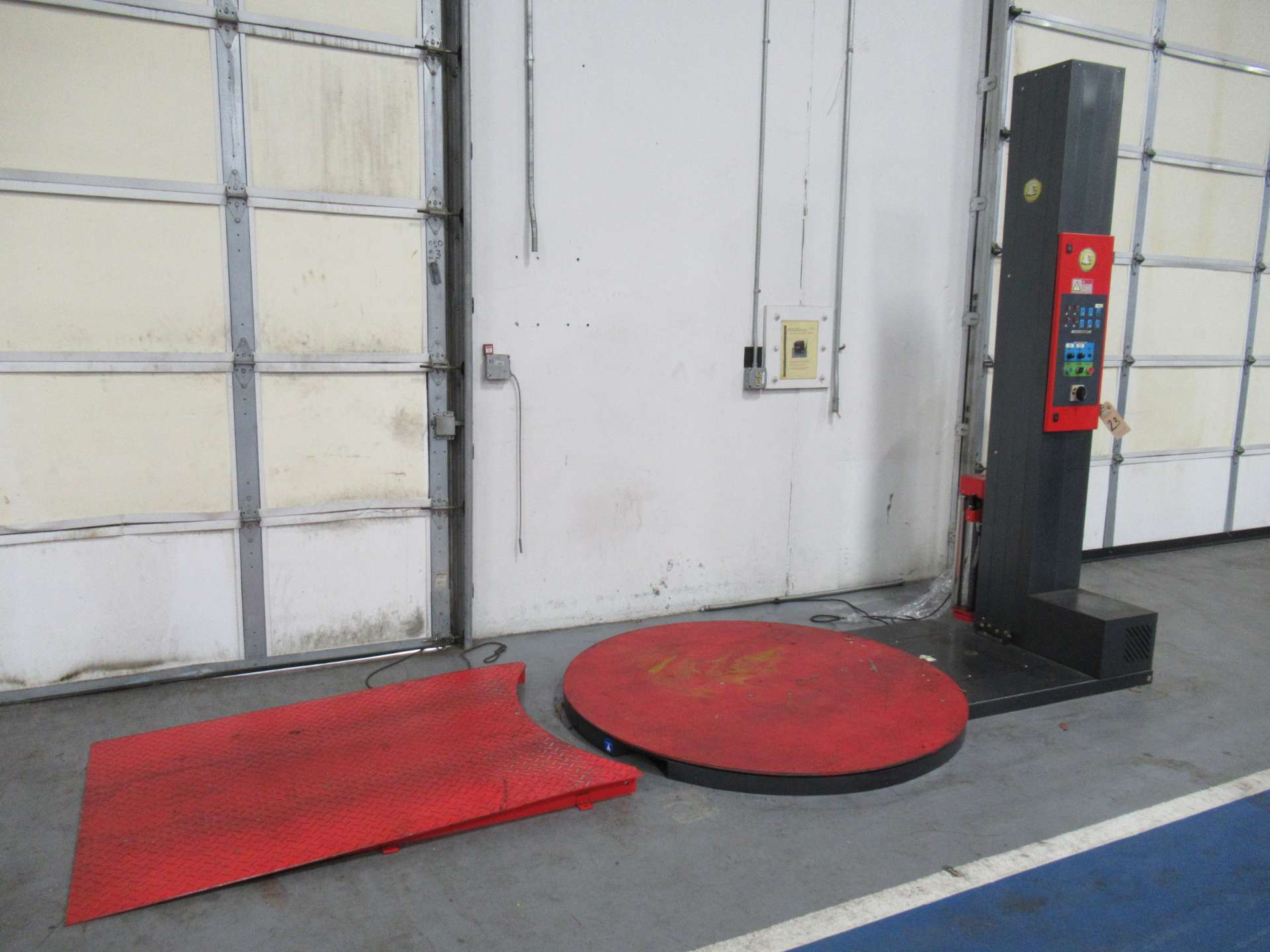 EAGLE 1000A Pallet Shrink Wrapping Machine with 5’ Diameter Rotary ...
