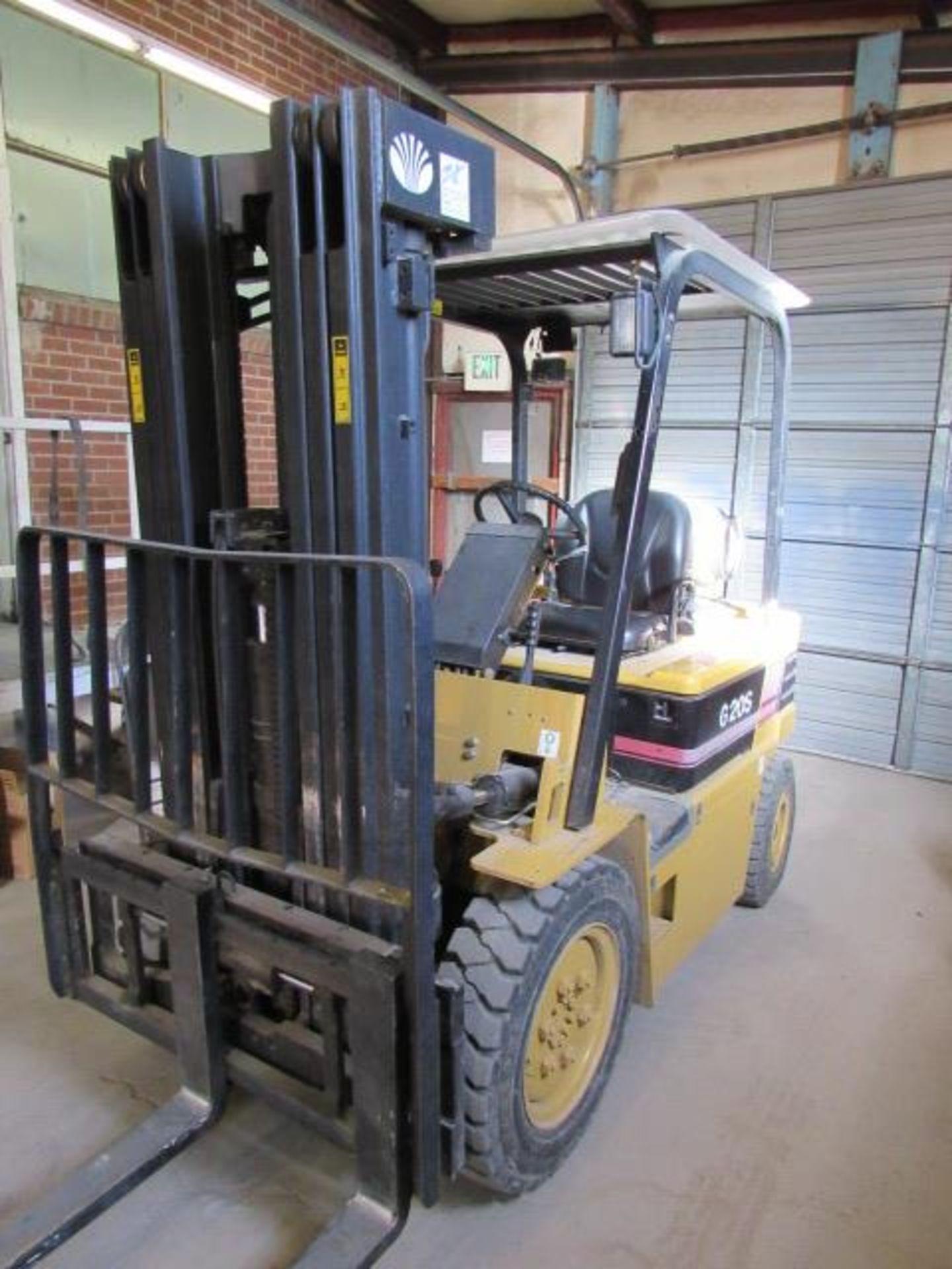 Daewoo 5500lb Capacity Propane Forklift - Image 3 of 9