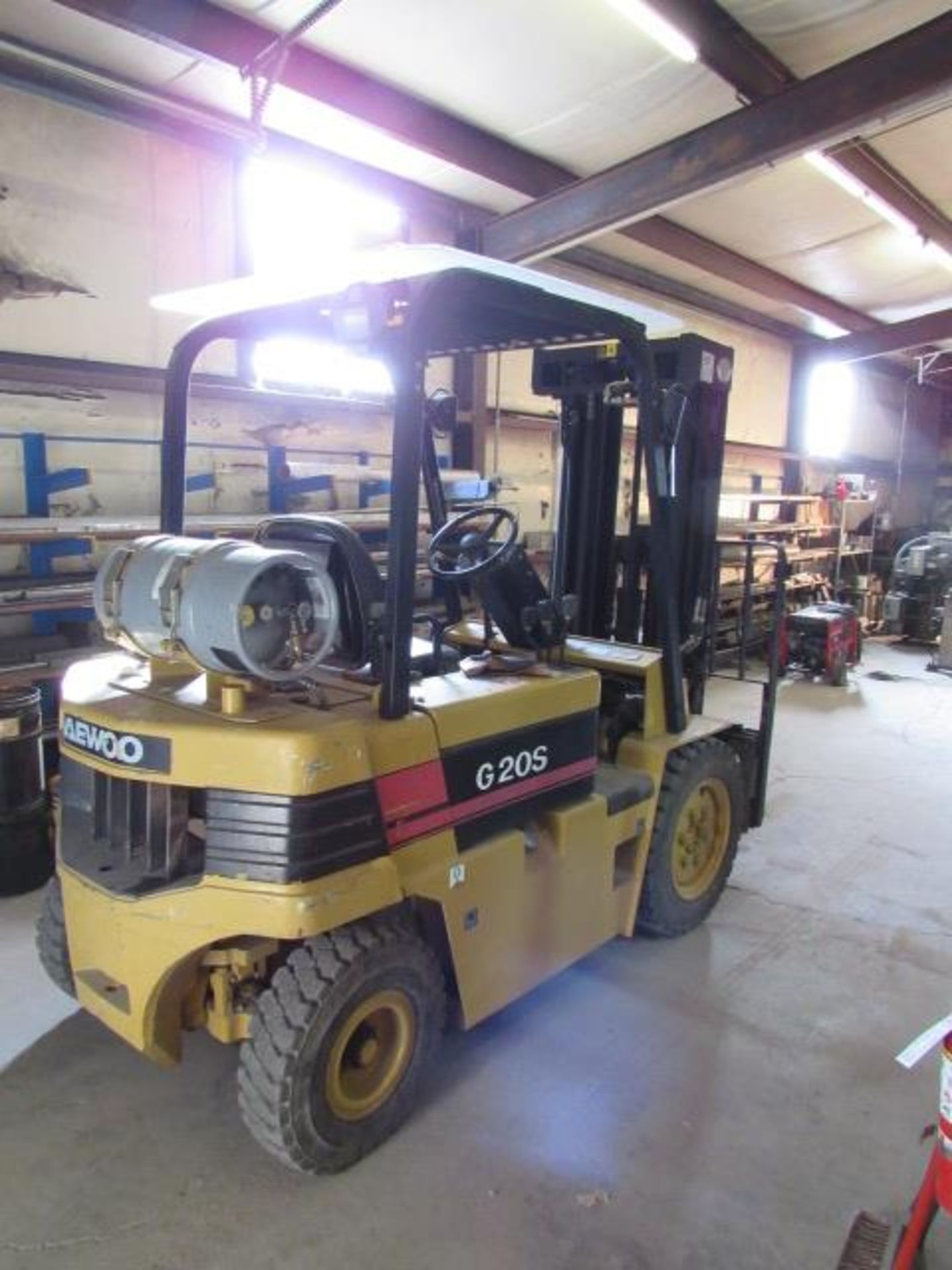 Daewoo 5500lb Capacity Propane Forklift - Image 5 of 9