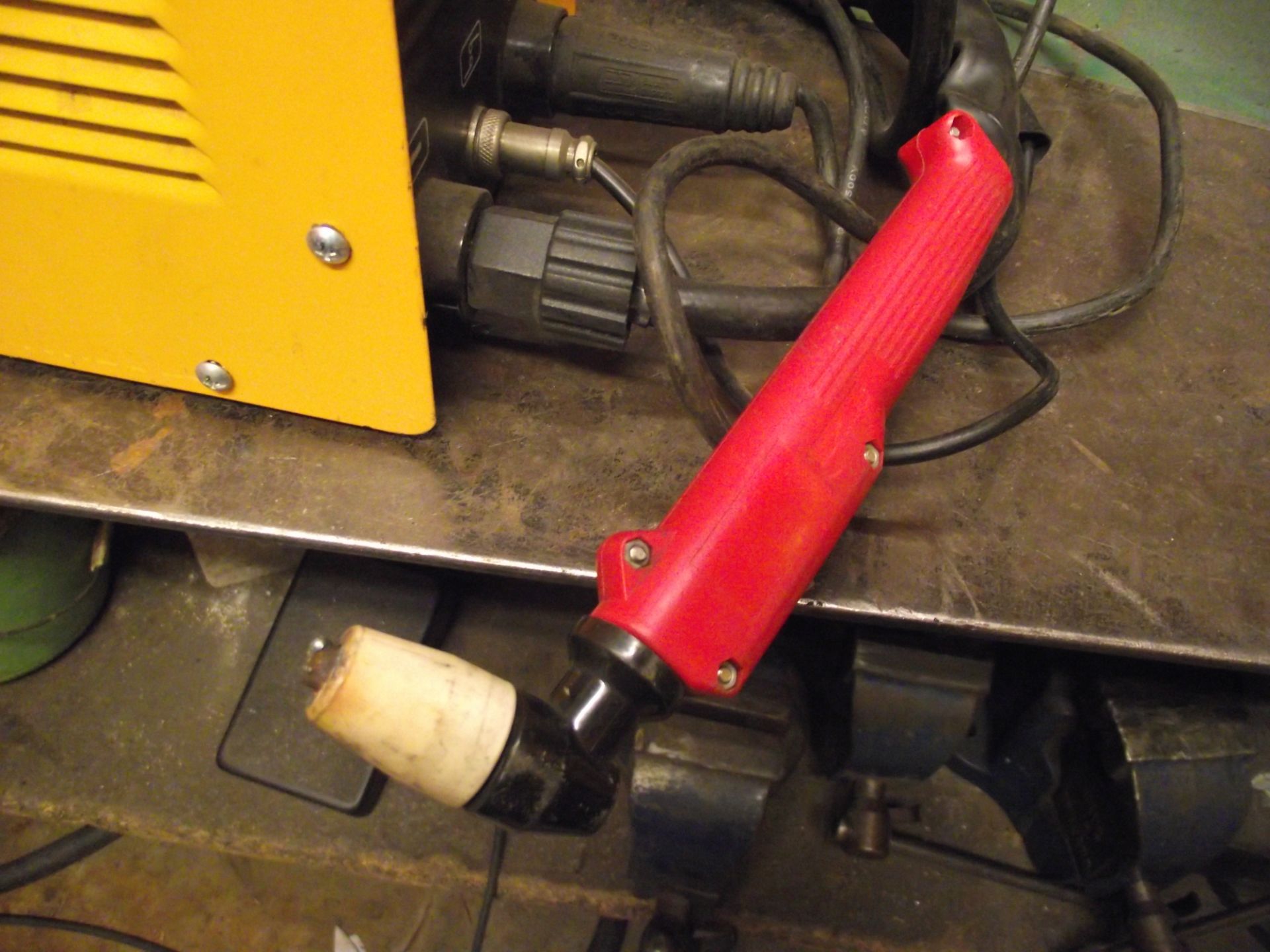 Giant CUT 40 DC Inverter Plasma Cutter cw Torch - Image 3 of 3