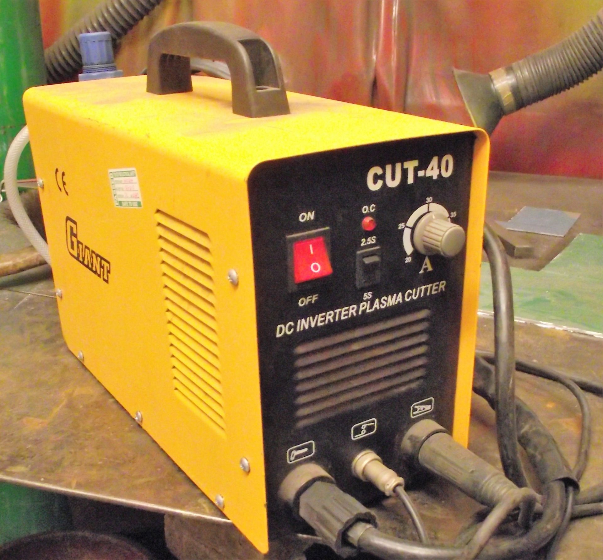 Giant CUT 40 DC Inverter Plasma Cutter cw Torch
