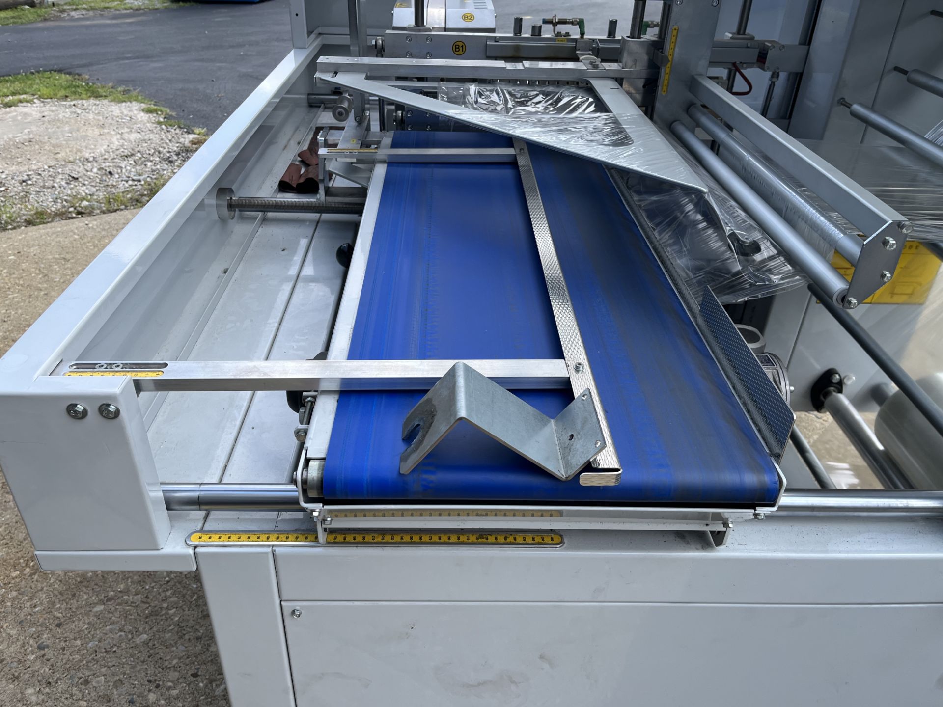Auto Side Sealer, Heat Tunnel, and Infeed Conveyor - Image 13 of 60