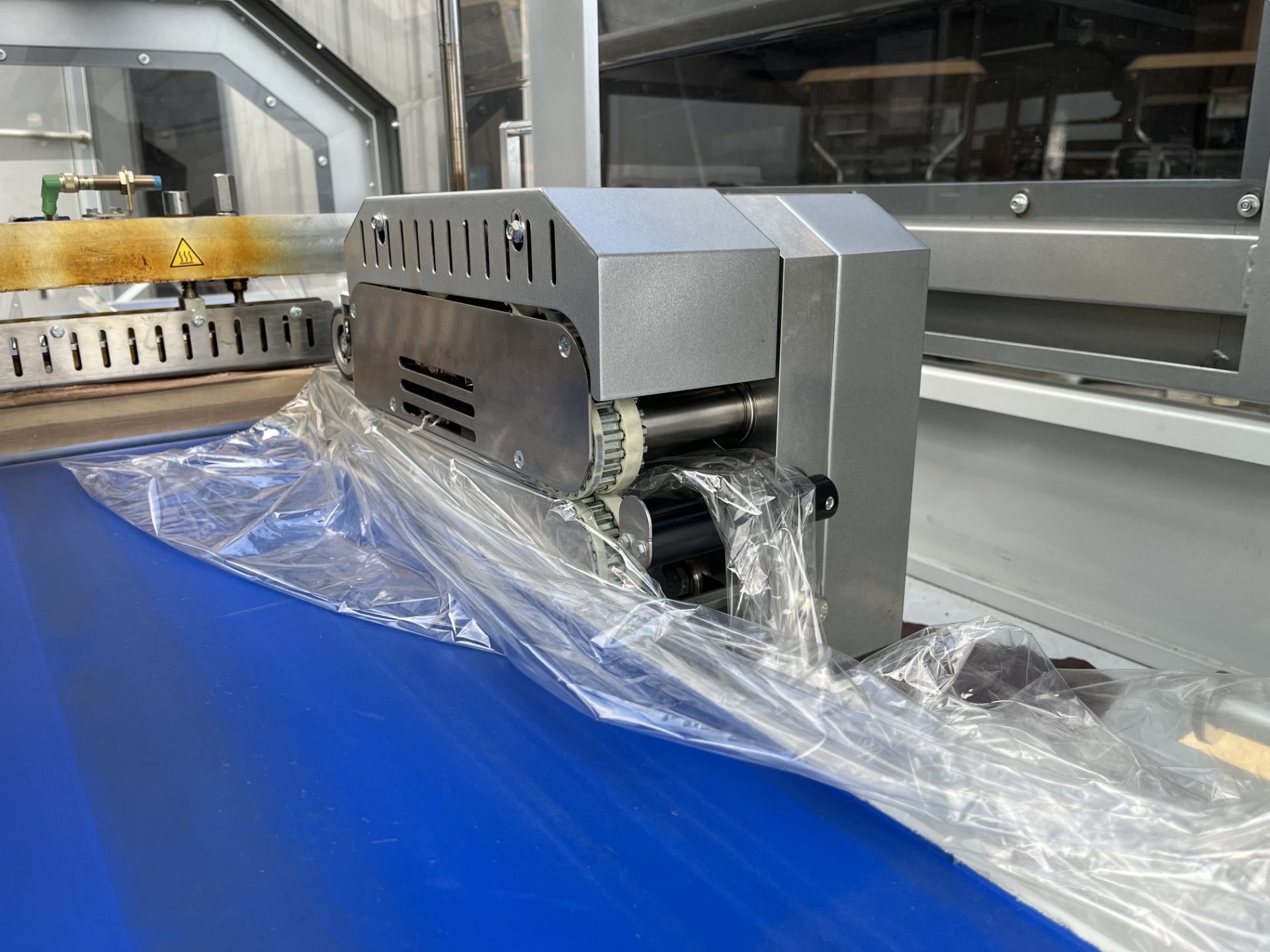 Auto Side Sealer, Heat Tunnel, and Infeed Conveyor - Image 7 of 60
