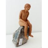 Sculpture en terre cuite homme assis Ht:22cm