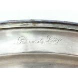 "Prince de Liège" plat en métal argenté (34x22cm)