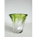 Val Saint Lambert: Vase jaune/vert ht:17cm