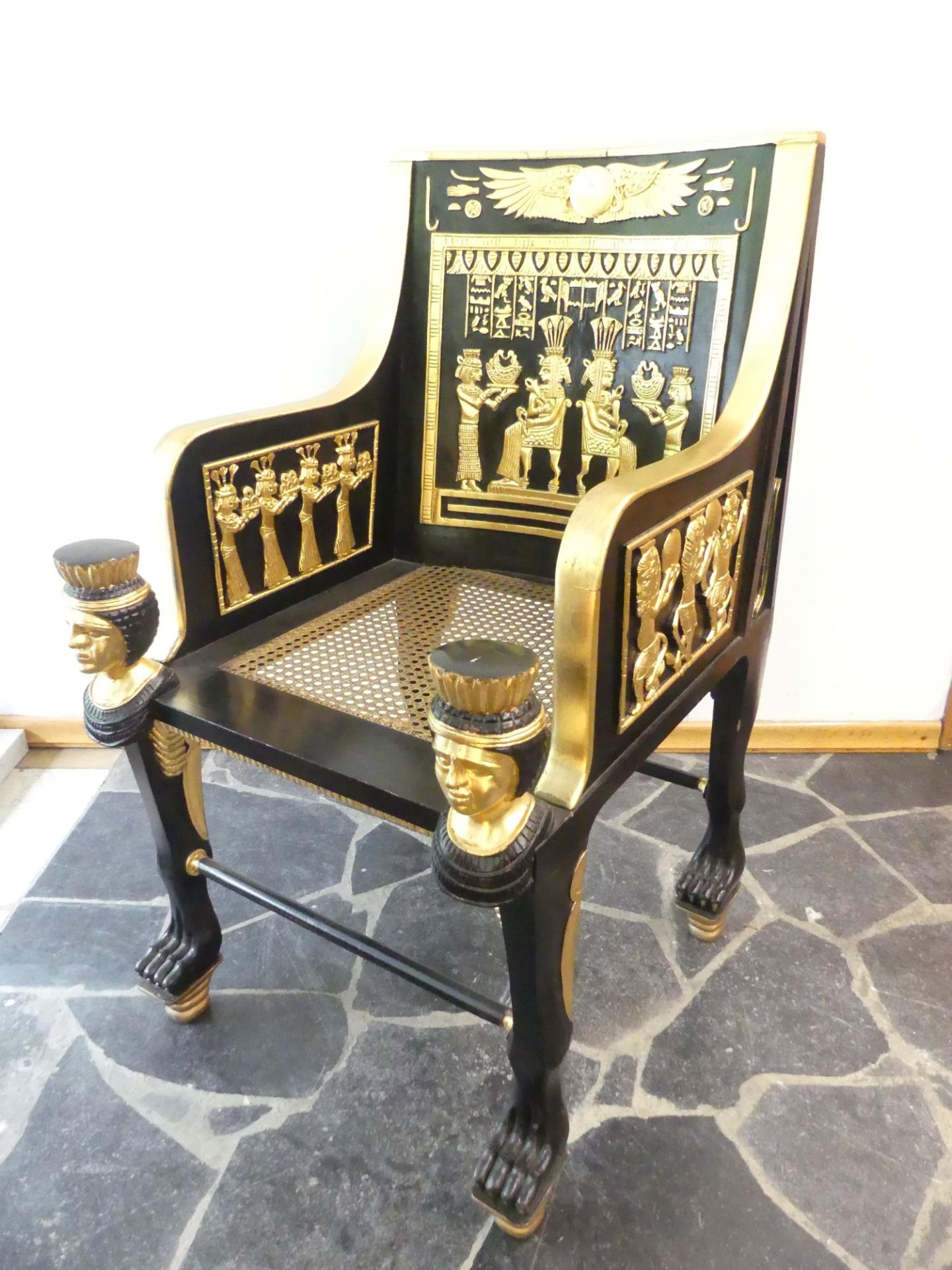 Egypte fauteuil de Toutankhamon en bois