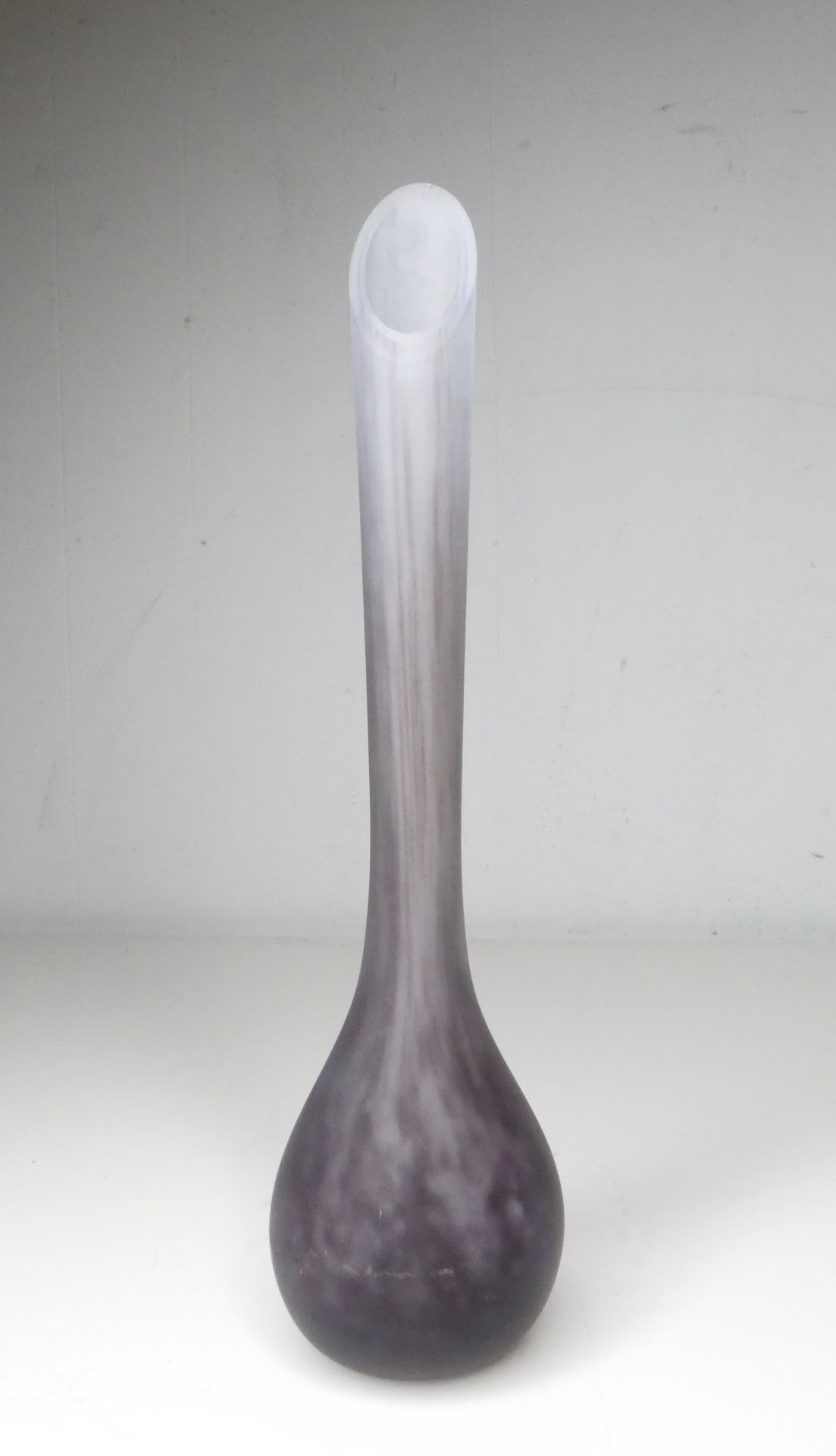 La Rochère: vase en pate de verre, vers 1900 signé au dessous (Ht: 28cm)