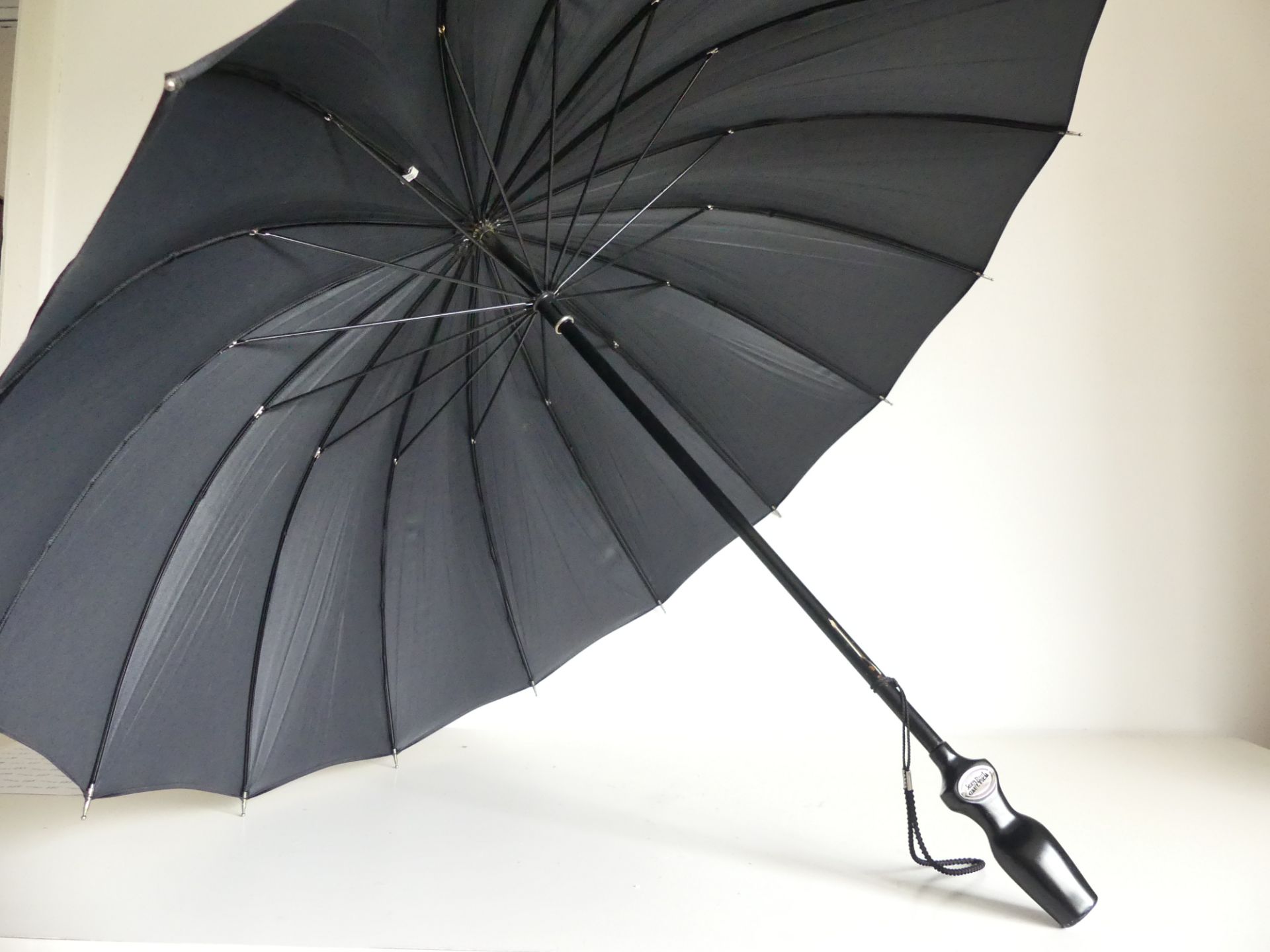 Jean Paul GAULTIER: Parapluie noir  - Bild 2 aus 4