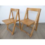 2 Chaises pliantes vintages en bois