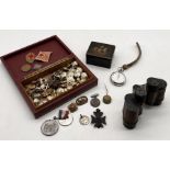 A collection of various militaria etc including pair of WW1 Bausch & Lomb binoculars marked 1915