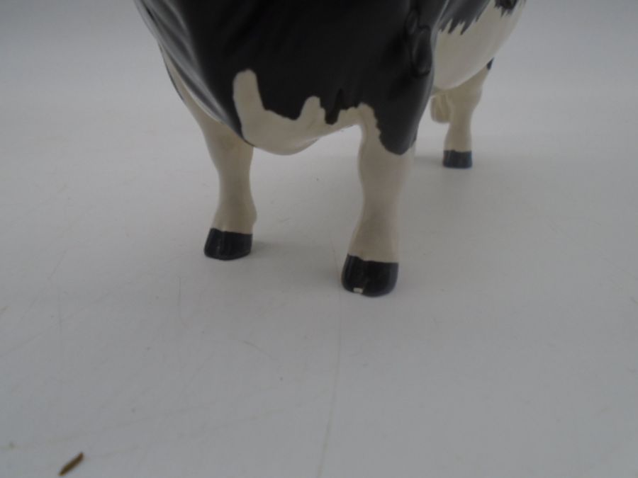 A Beswick Friesian bull - Image 14 of 15