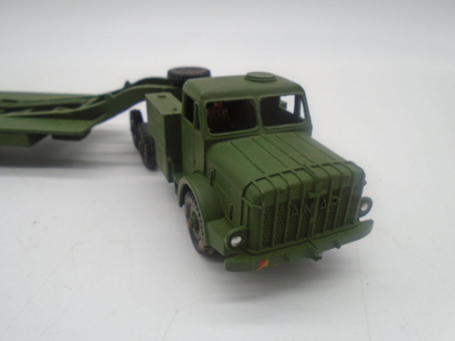 A vintage boxed Dinky Toys Tank Transporter (No 660) - Image 3 of 6