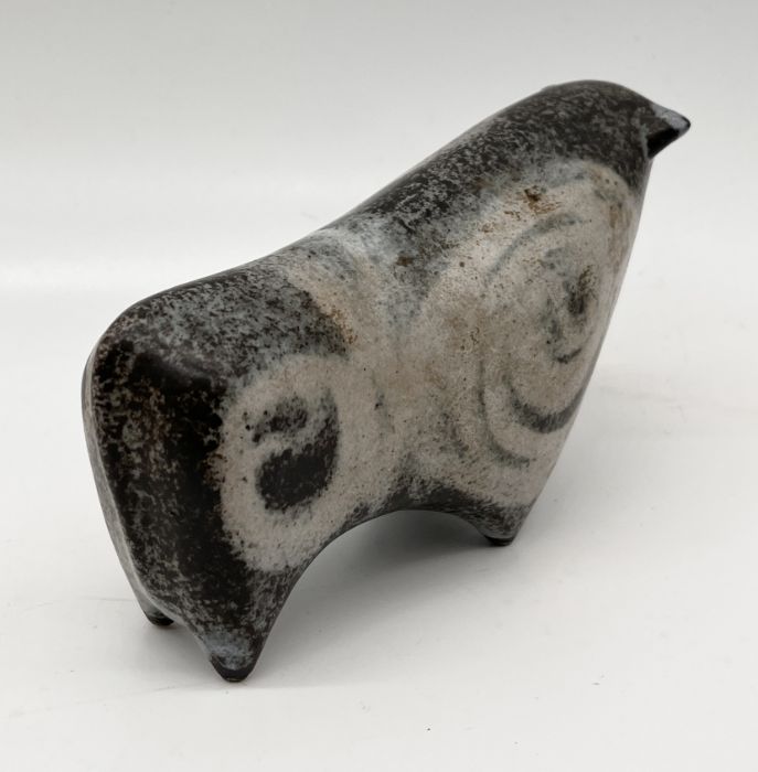Peter Wright Studio Pottery figure of a bull with incised monograms to underside 13cm long - Image 3 of 4