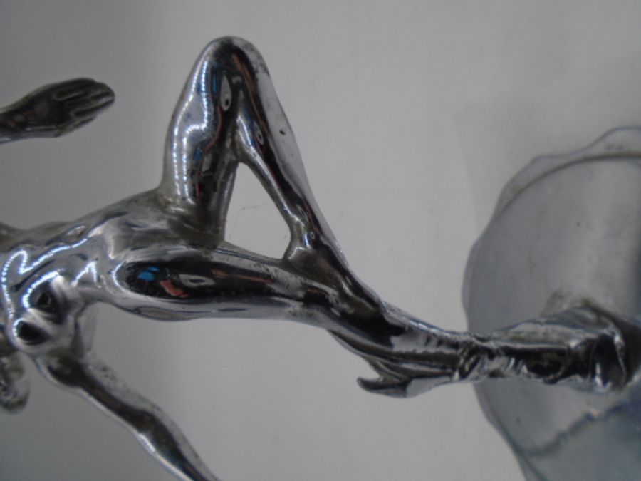 A chrome car mascot/hood ornament in the form of a female nude. - Image 3 of 7