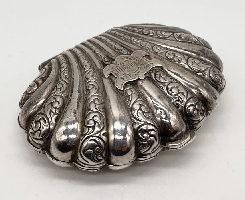 A continental silver (800) shell shaped snuff box/pill pot - Image 3 of 3