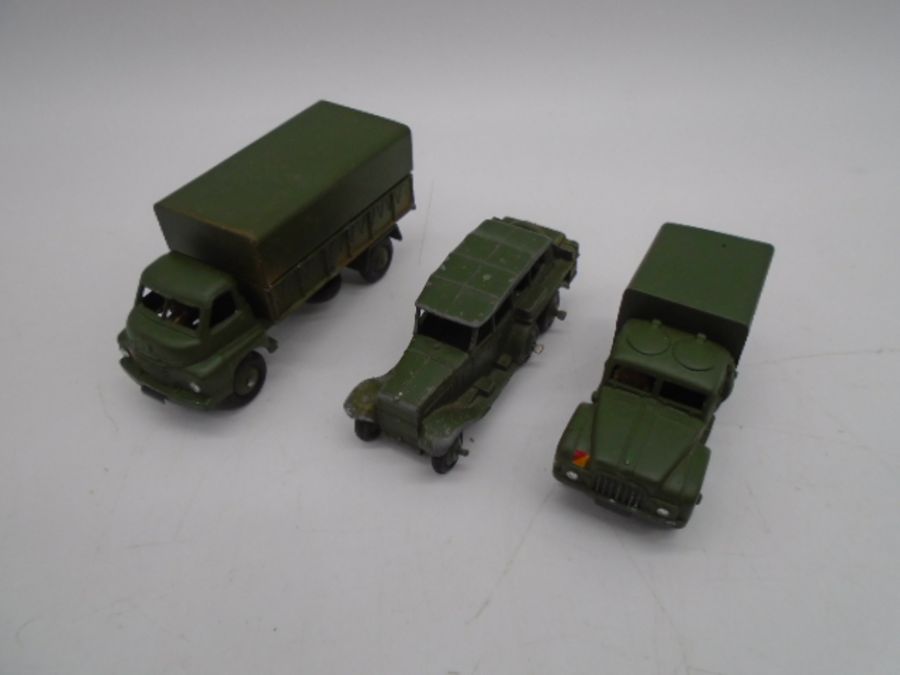 A collection of mainly Dinky Toys military die-cast vehicles and weapons including wagons, tanks, - Image 3 of 9