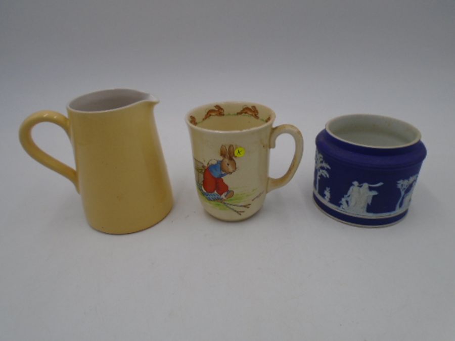 A collection of miscellaneous china and studio pottery including Torquay Ware, Spode Blue Italian, - Image 6 of 8