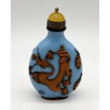 A Chinese scent bottle decorated with dragons with character mark, height 7cm