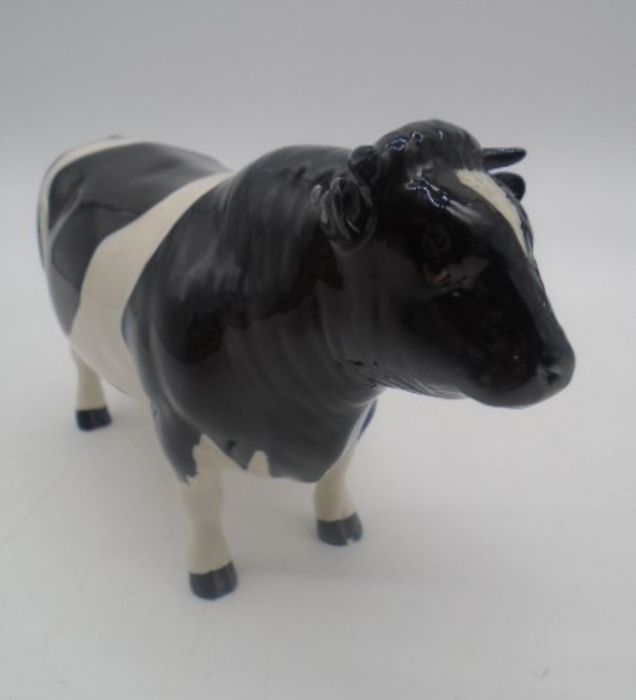 A Beswick Friesian bull - Image 3 of 15